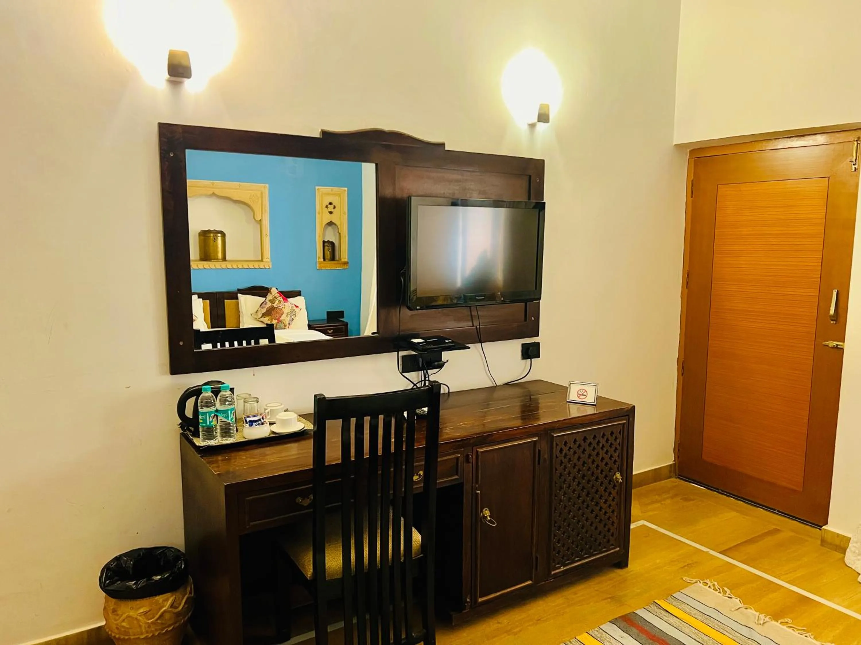 TV and multimedia in Hotel Jaisan Haveli