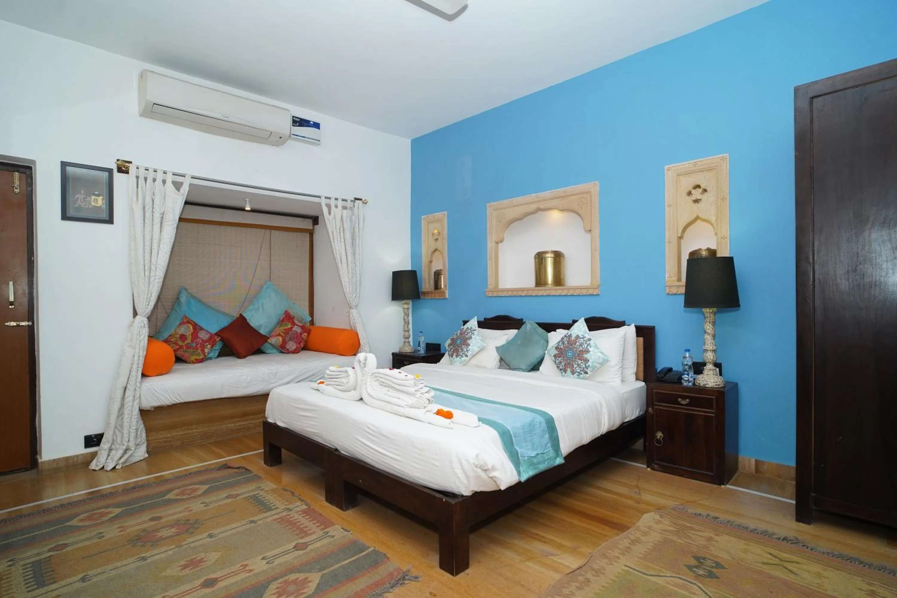 Photo of the whole room, Bed in Hotel Jaisan Haveli