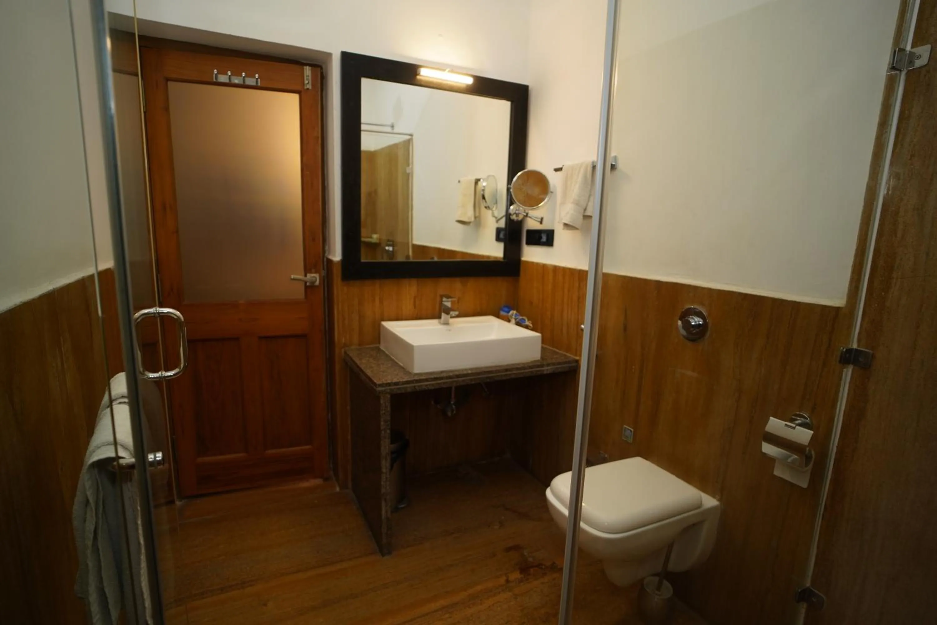 Shower in Hotel Jaisan Haveli