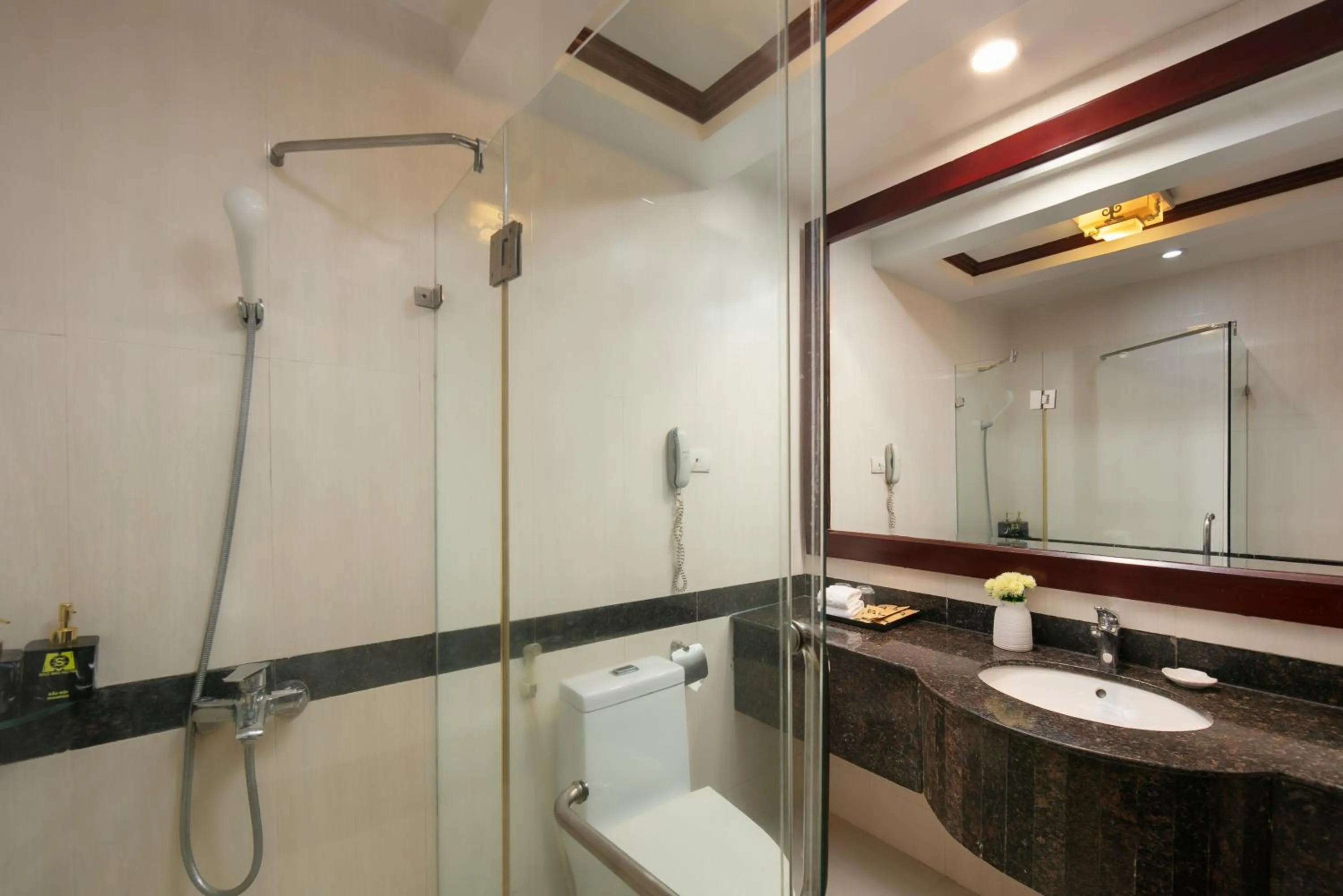 Shower in Sao Mai Boutique Hotel