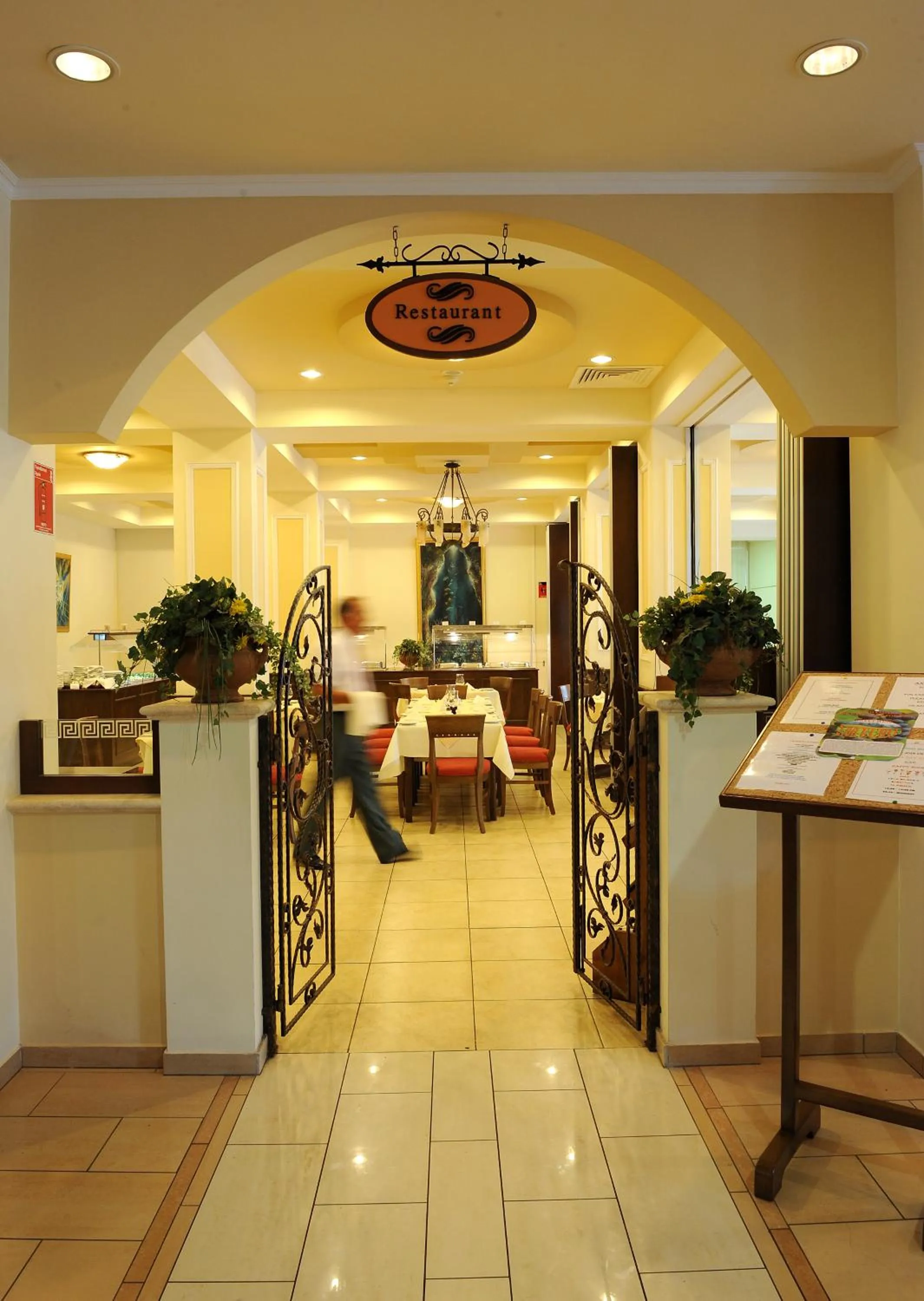 Restaurant/places to eat in Anesis Hotel