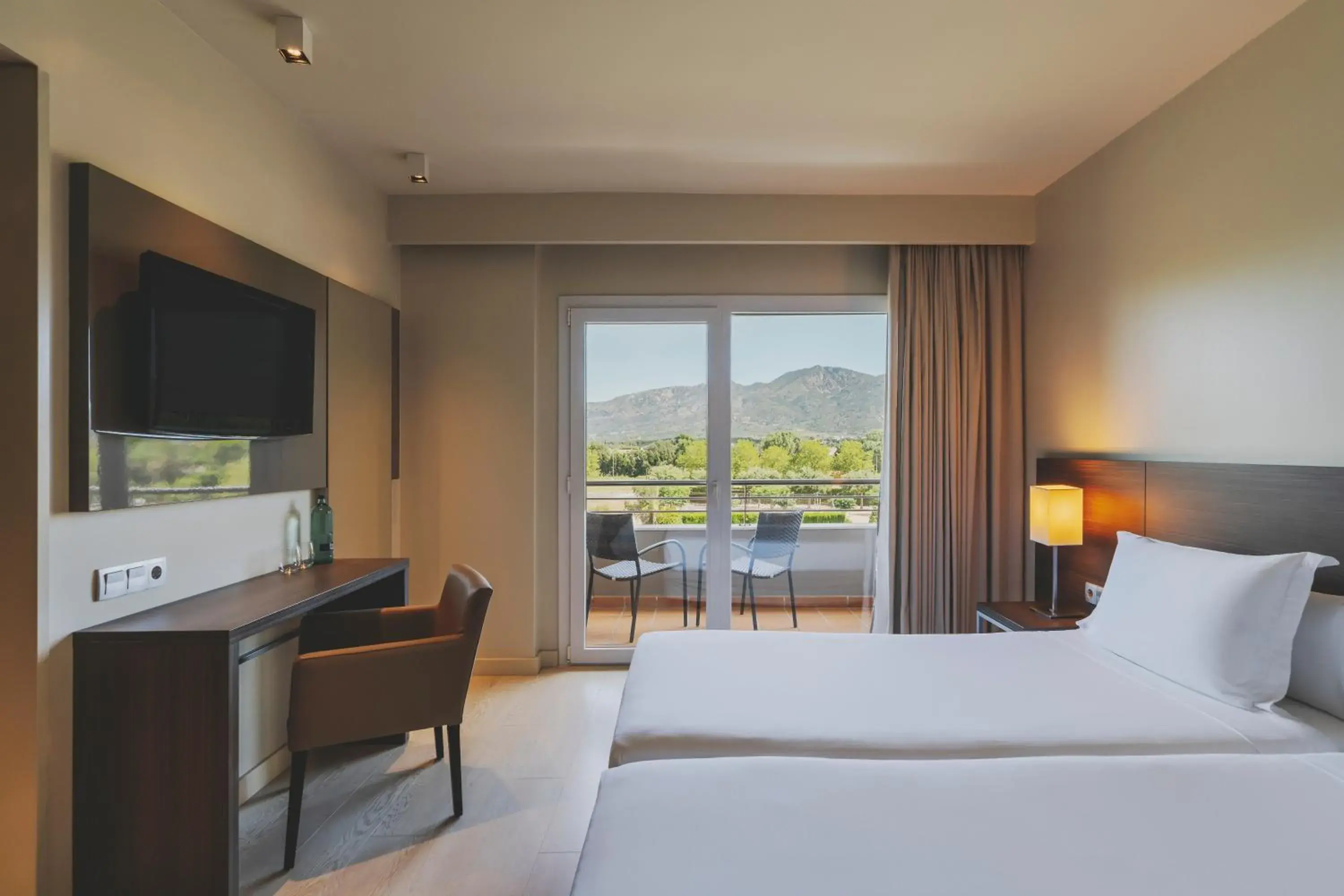 Twin Room with Pool View in Hotel Spa Mediterraneo Park Twin Room with Pool View in Hotel Spa Mediterraneo Park