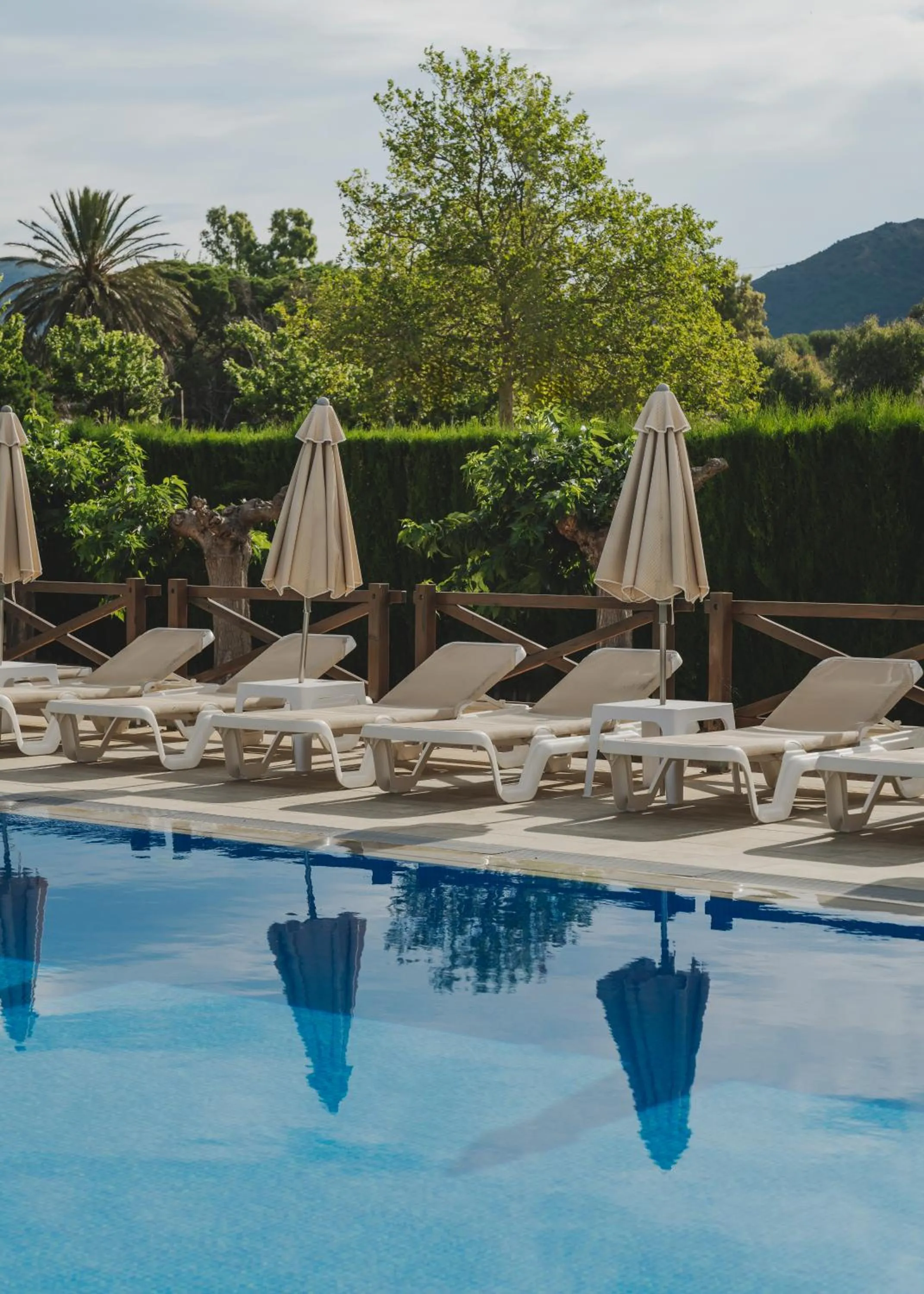 Swimming pool in Hotel Spa Mediterraneo Park