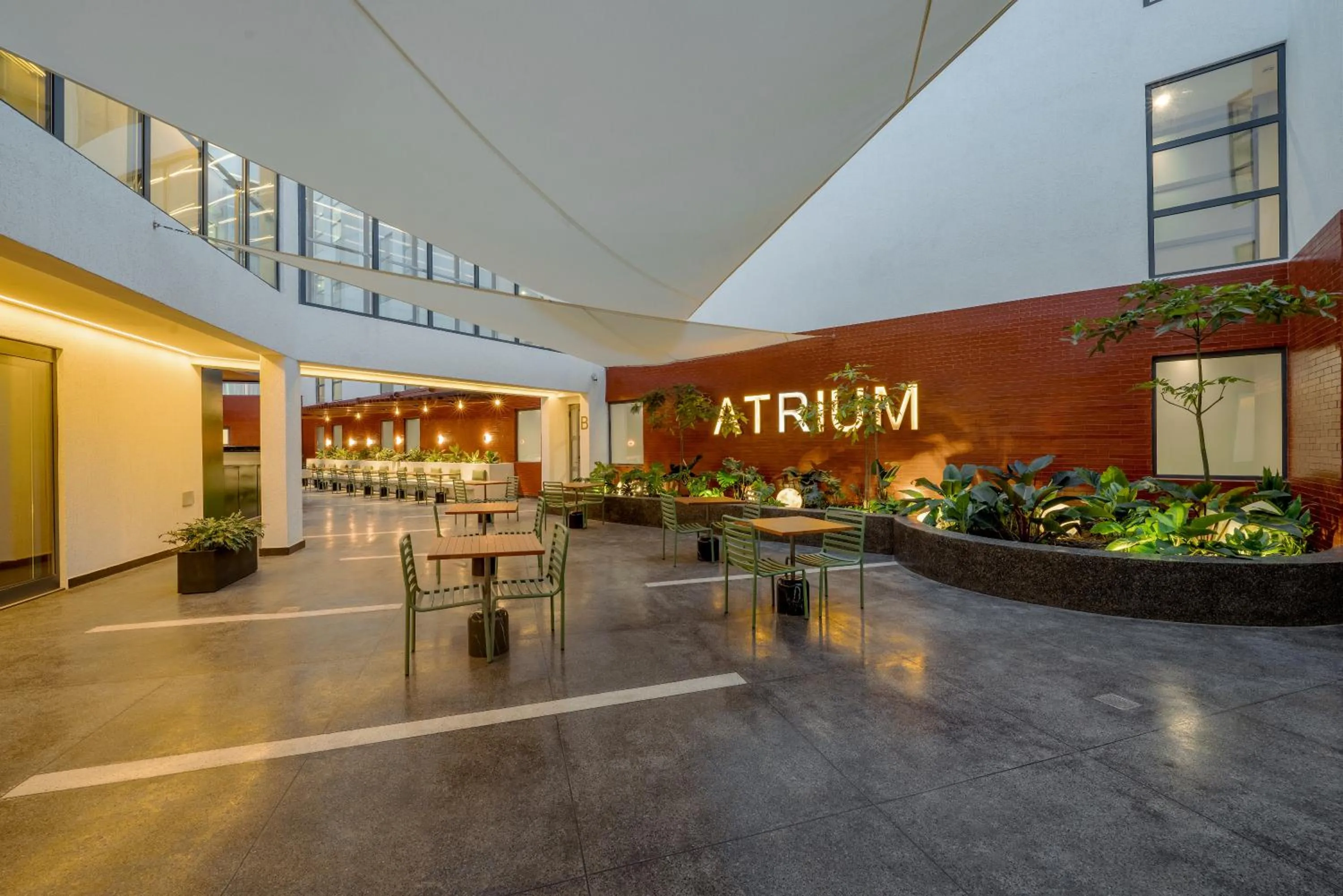 Restaurant/places to eat in The Pelican Hotel Cantonments Accra