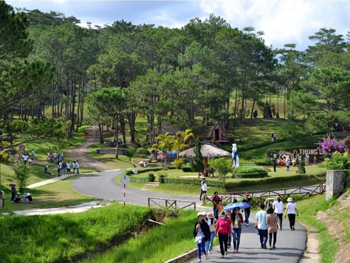 Nearby landmark in Pho Nui Hotel
