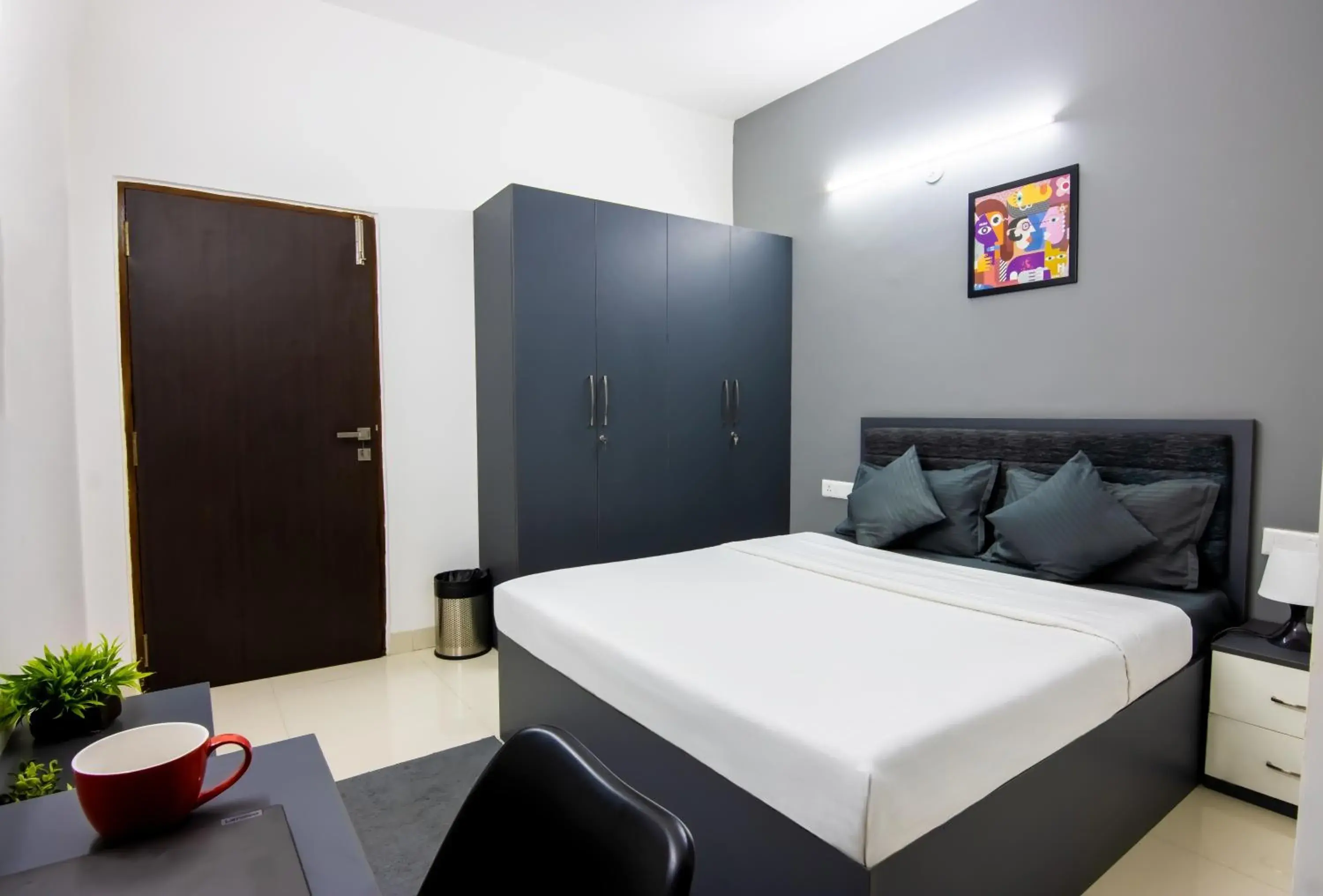 Deluxe King Room - single occupancy in Housr 43 Gachibowli Hyderabad Near DLF Cybercity Deluxe King Room - single occupancy in Housr 43 Gachibowli Hyderabad Near DLF Cybercity