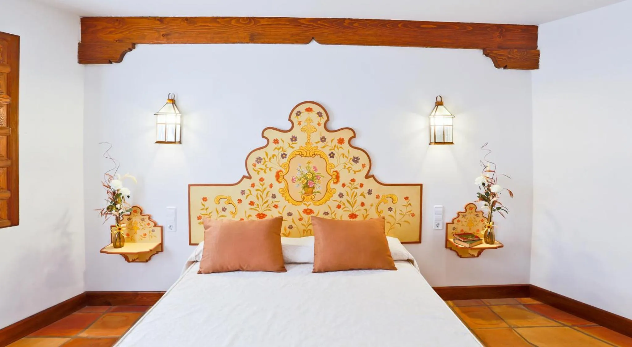Photo of the whole room, Bed in Posada del Tio Juanón