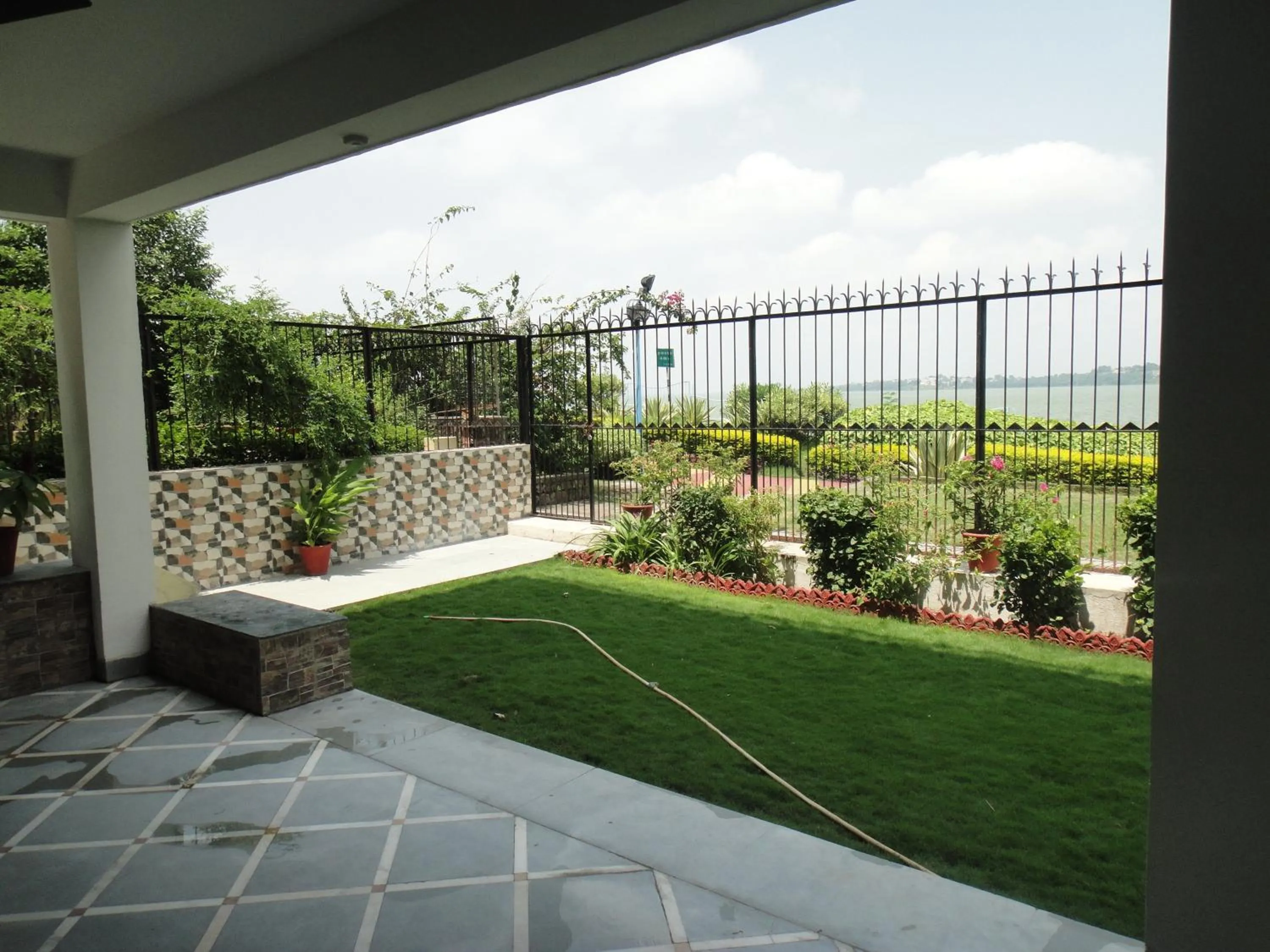 Garden in Lago villa