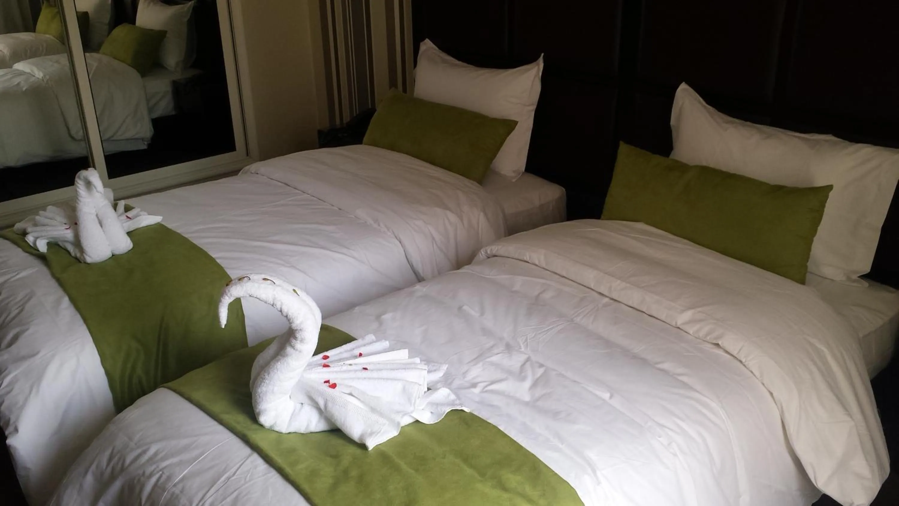 Balcony/Terrace, Bed in Hotel Swani