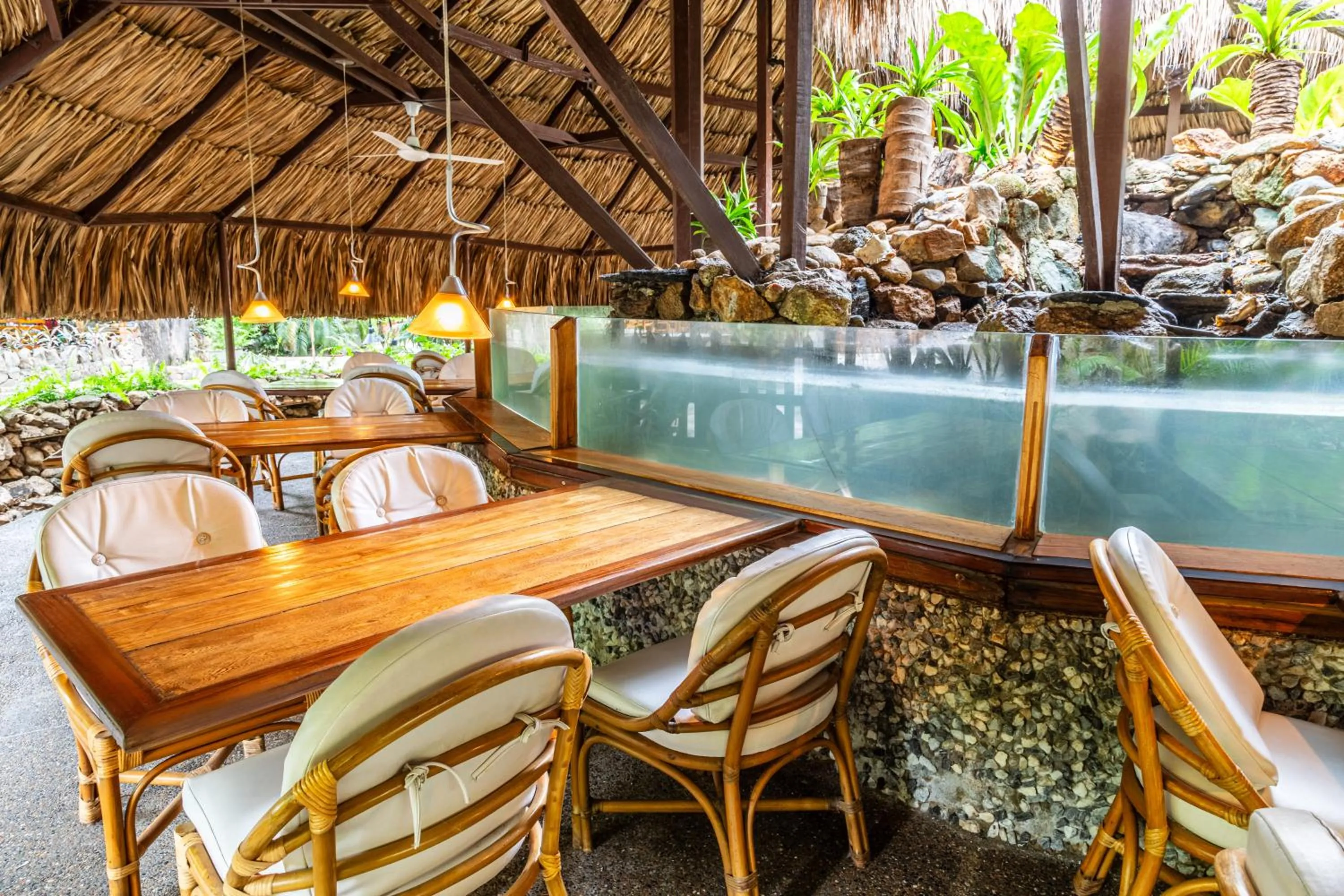 Restaurant/places to eat in Hotel Irotama Bungalows & Bohios