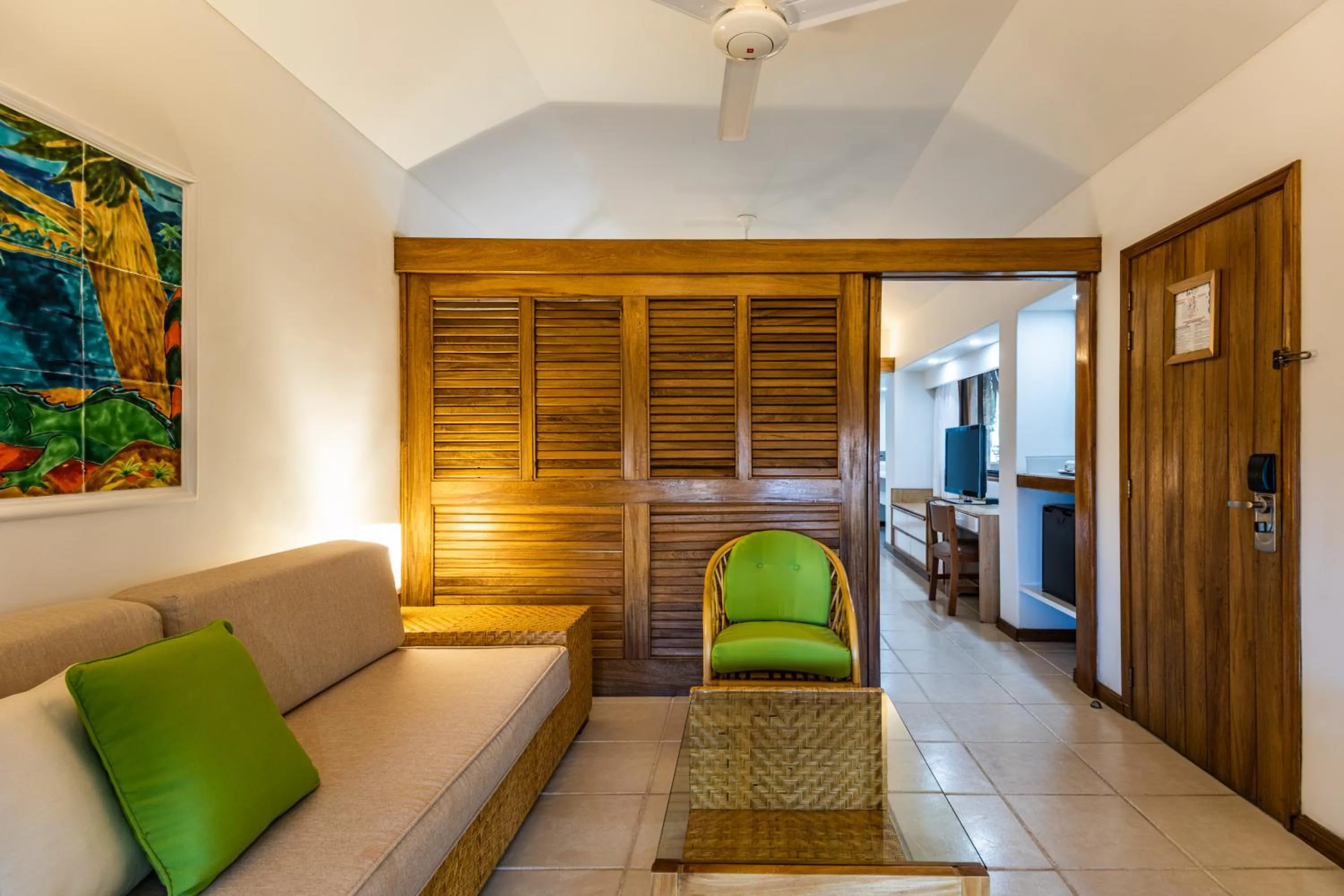 TV and multimedia in Hotel Irotama Bungalows & Bohios