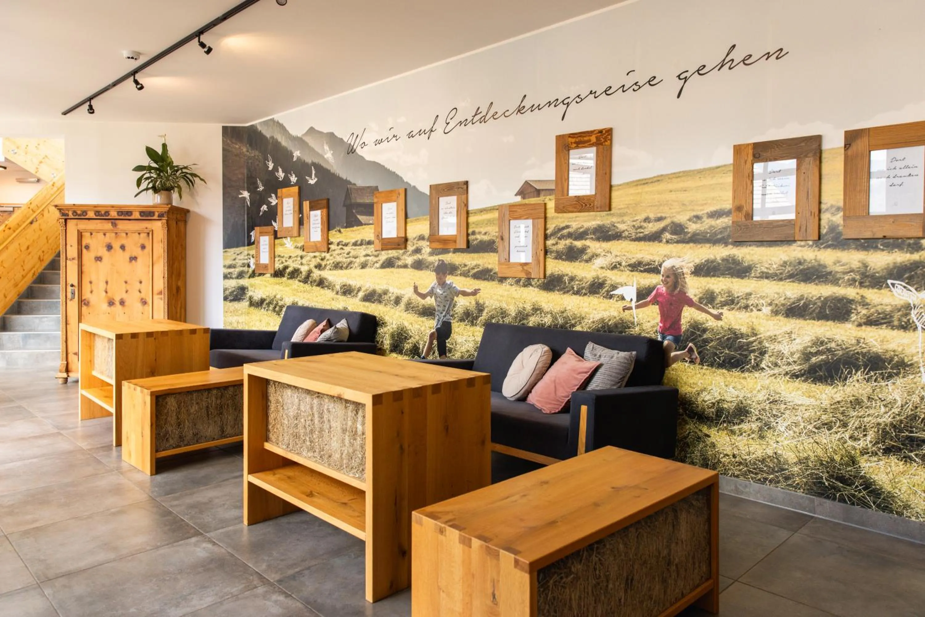 Lounge or bar in Almfamilyhotel Scherer