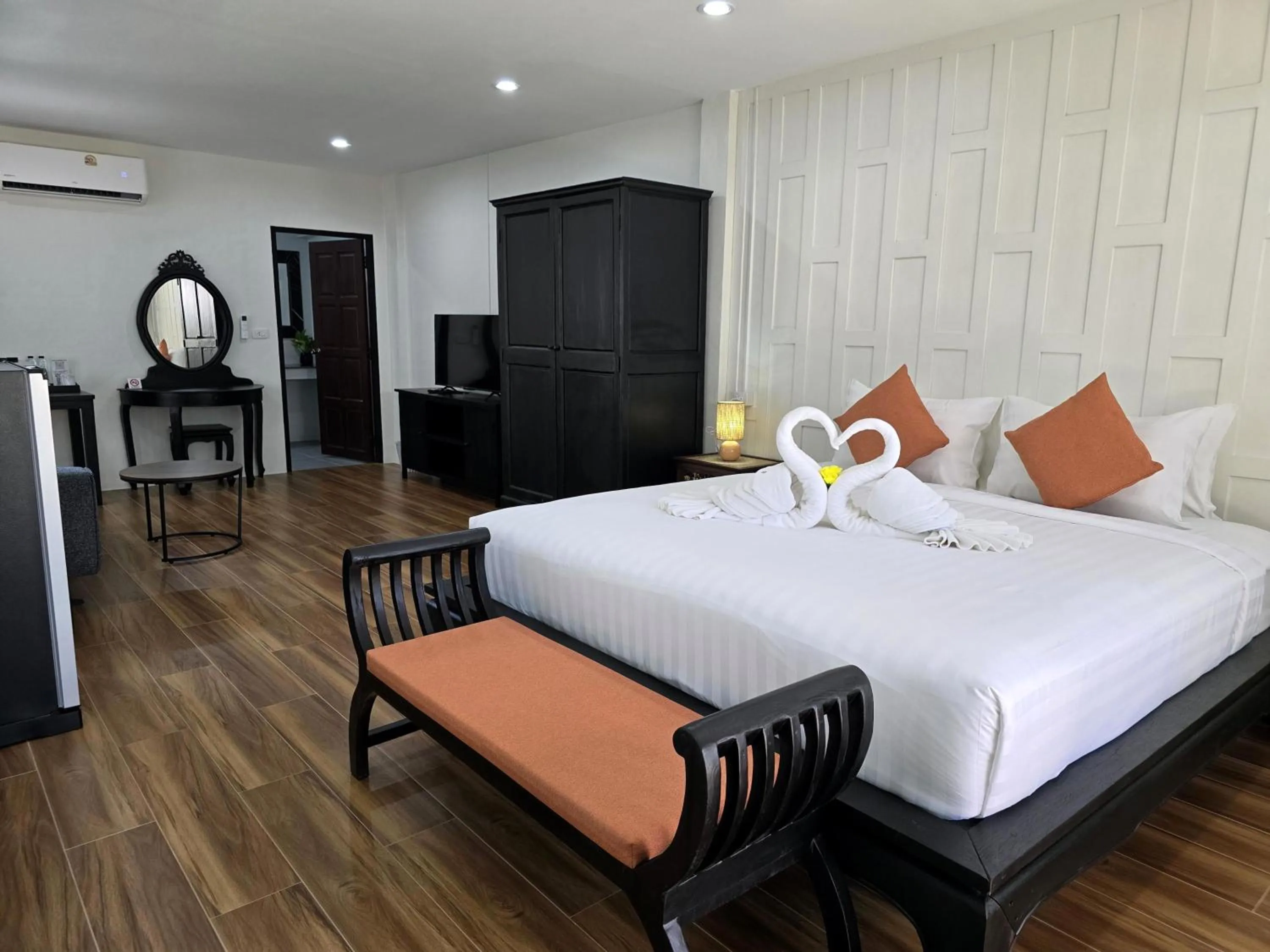 Photo of the whole room, Bed in Blue Palm Residence Kata