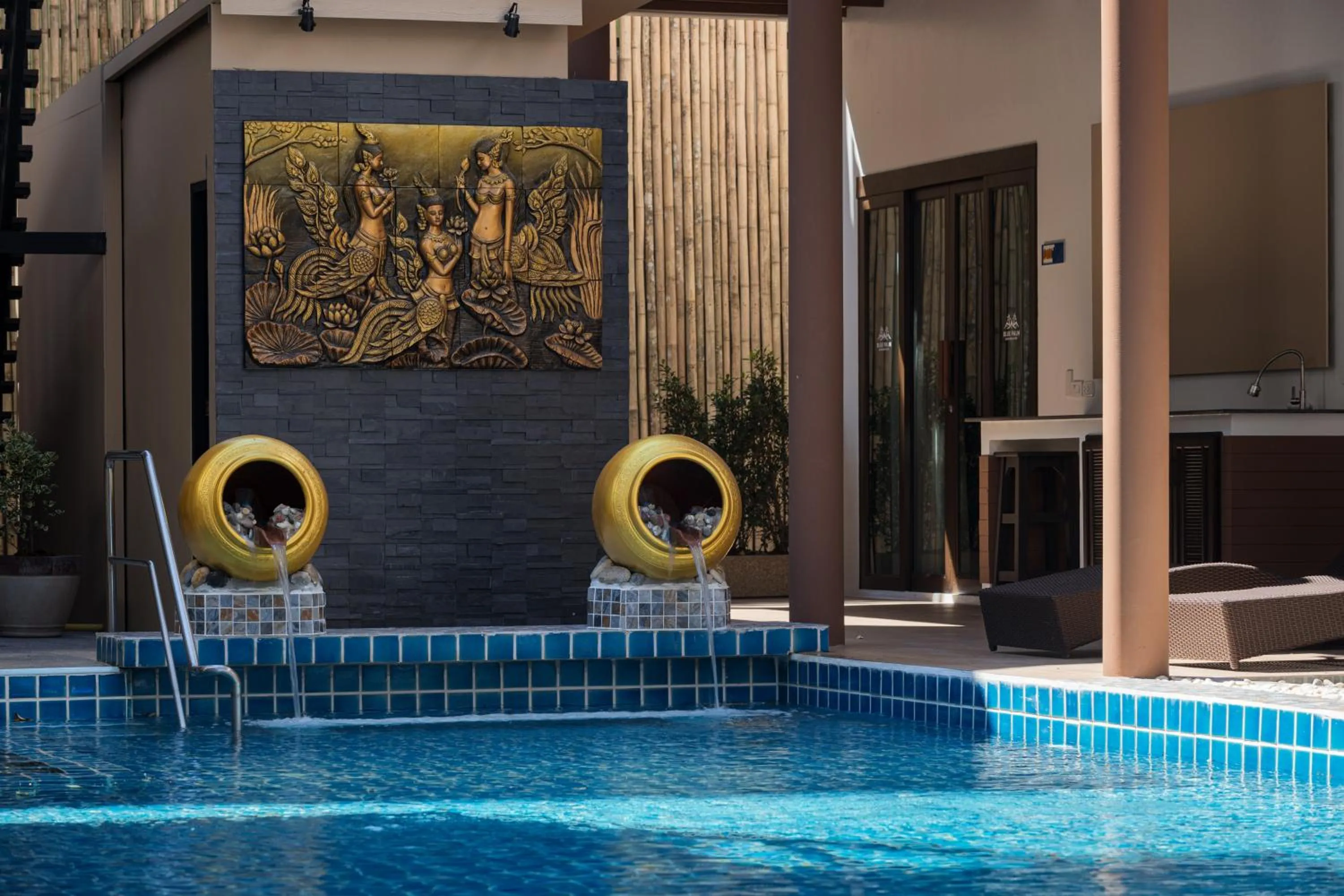 Blue Palm Residence Kata