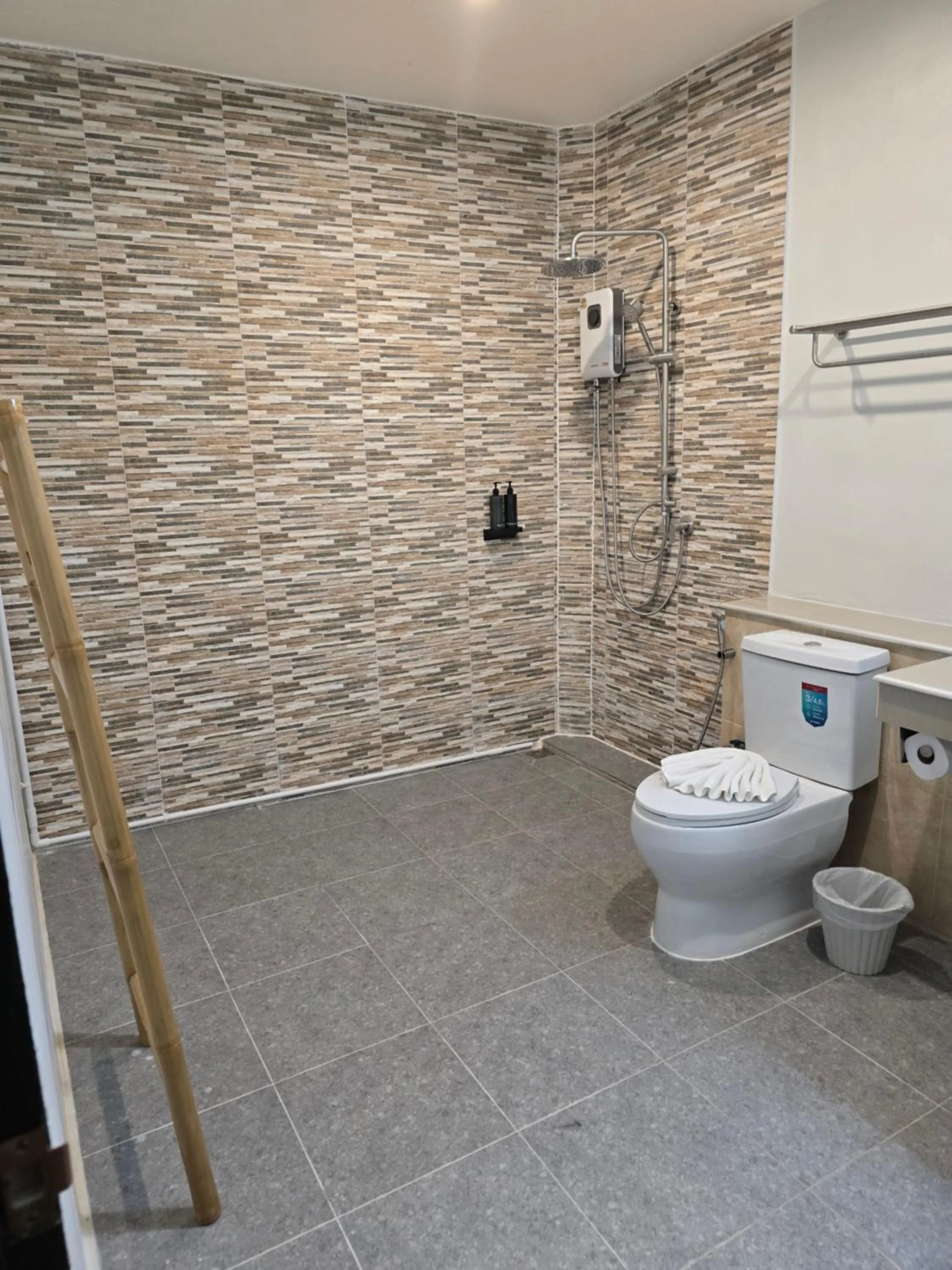 Shower in Blue Palm Residence Kata