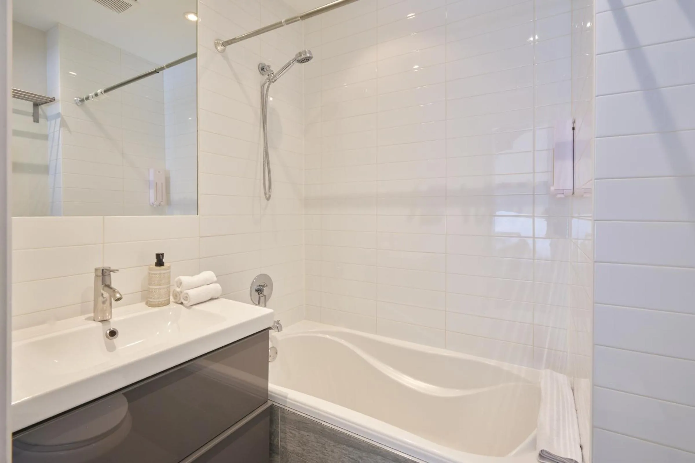 Shower in MTLVacationRentals - The FabFour