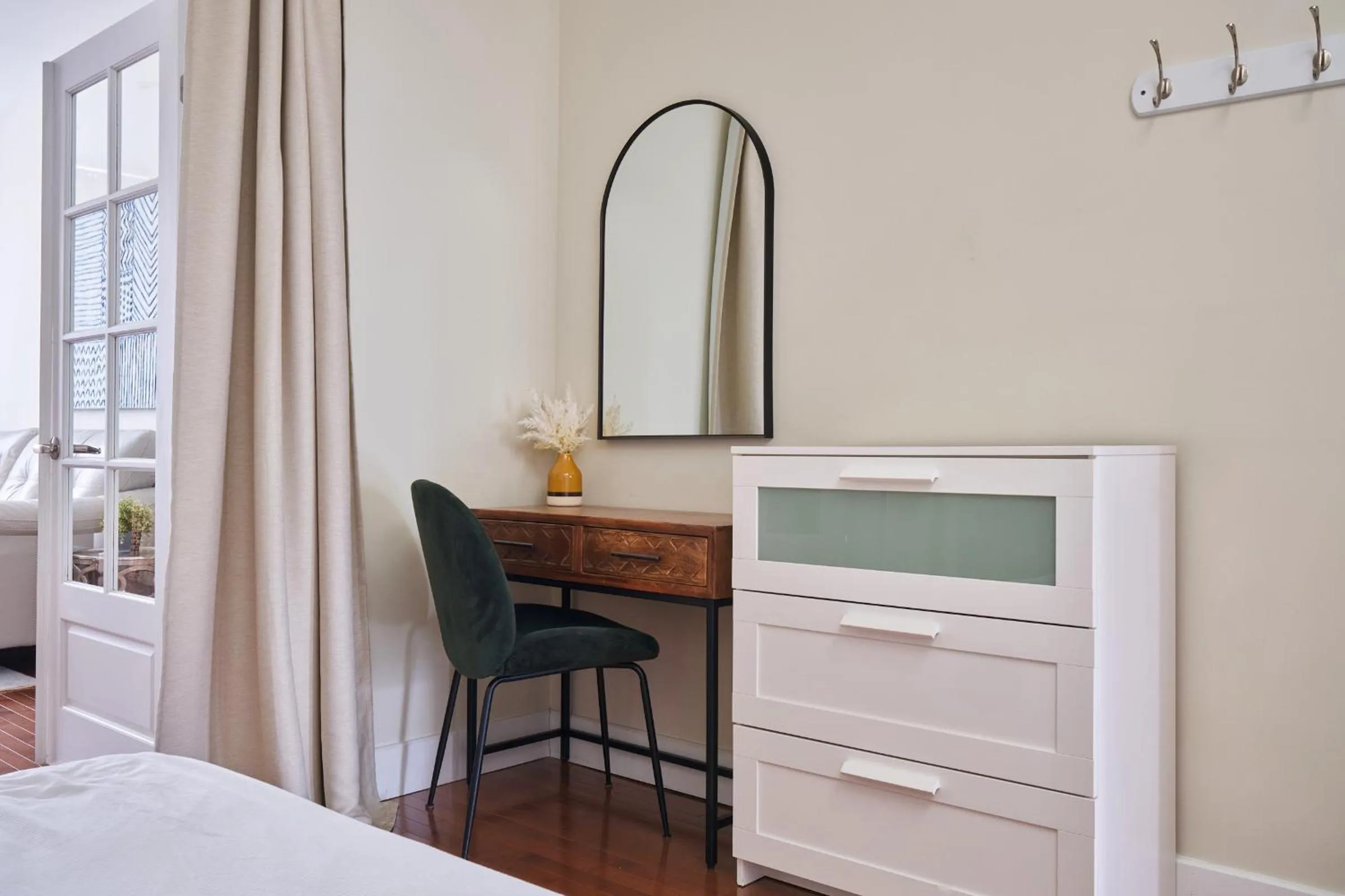 Bedroom in MTLVacationRentals - The FabFour