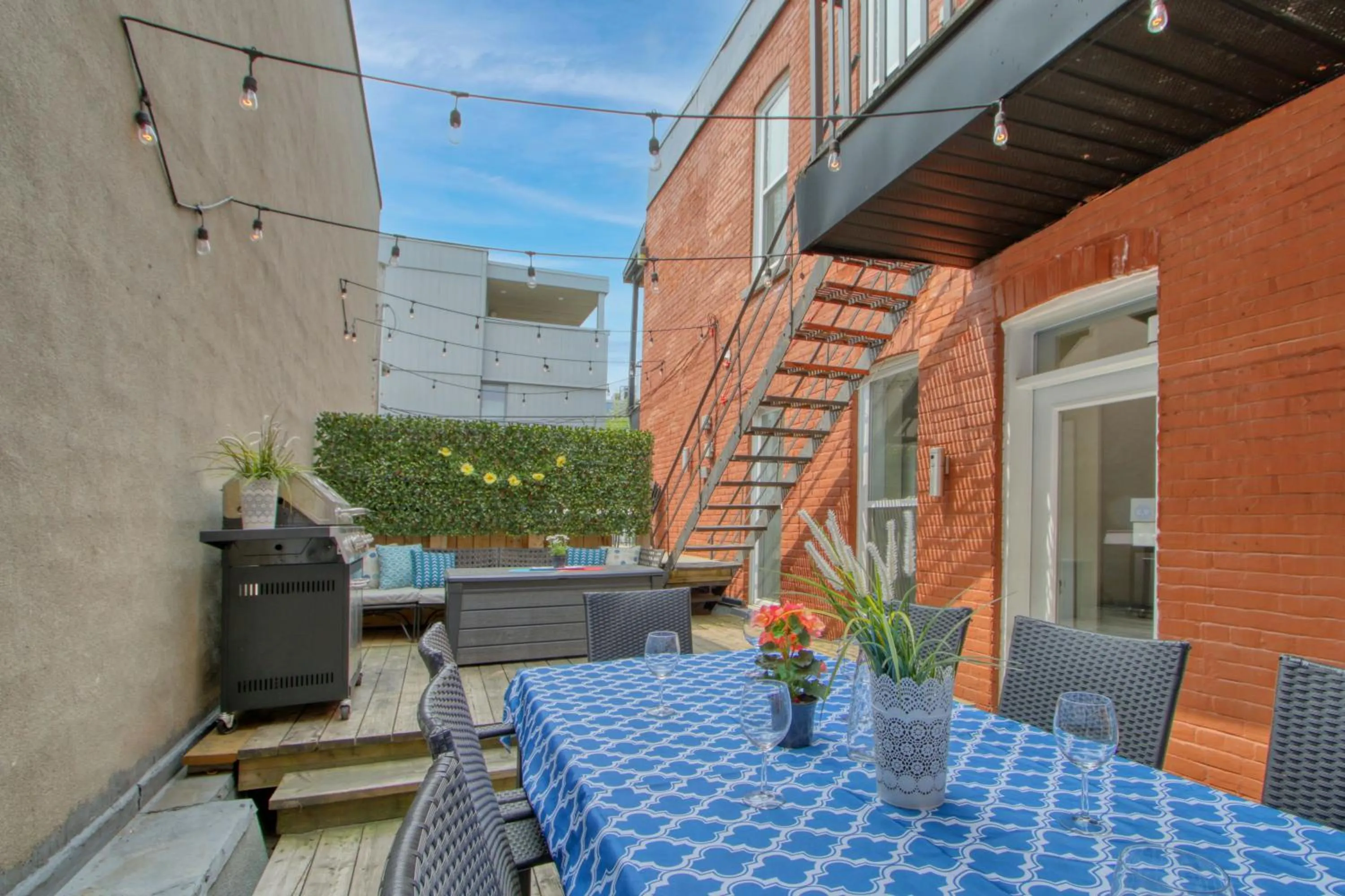 BBQ facilities in MTLVacationRentals - The FabFour