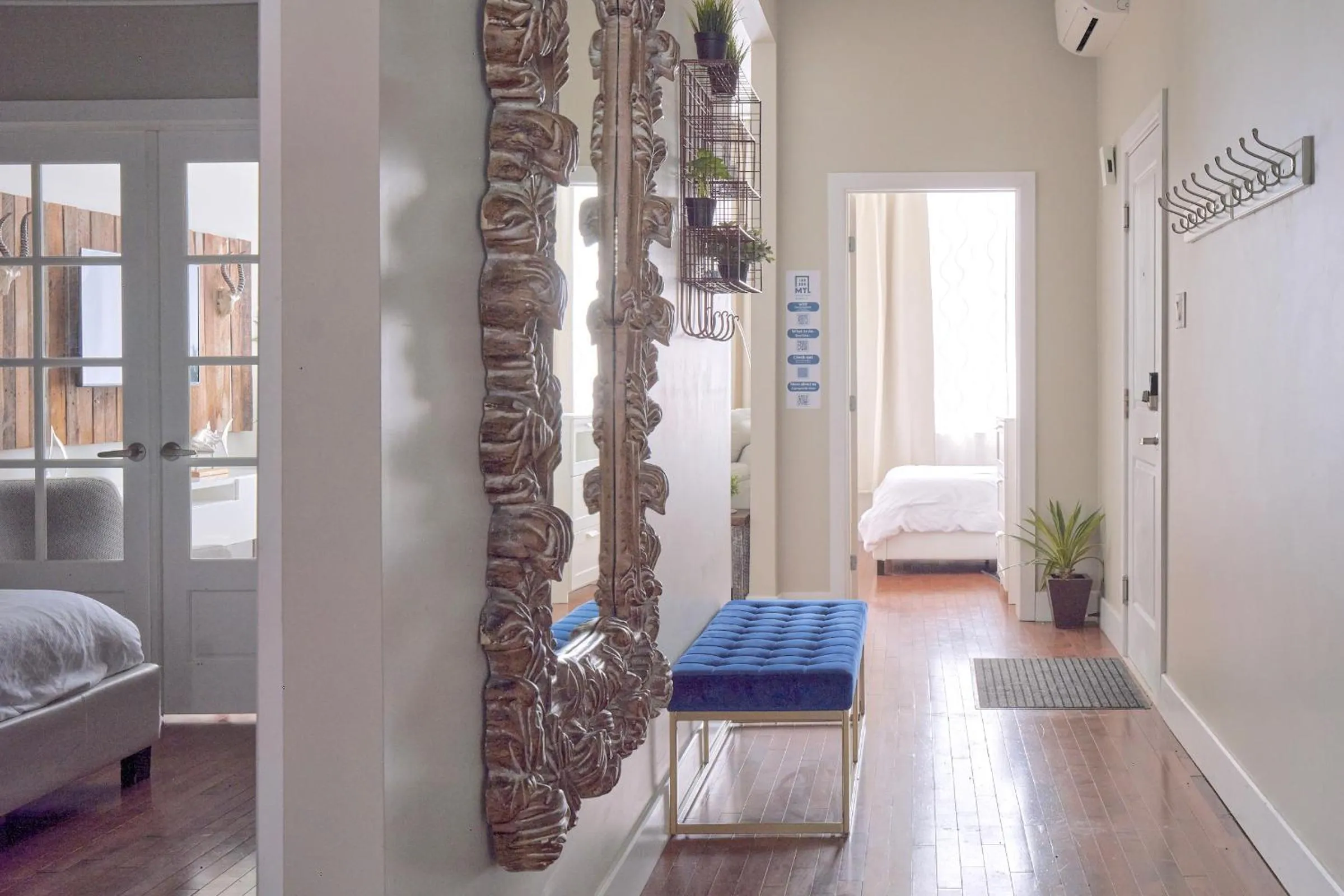 Decorative detail in MTLVacationRentals - The FabFour