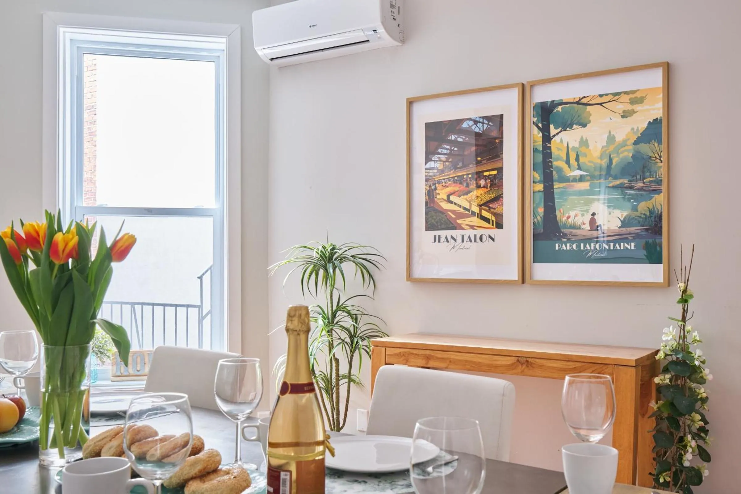 Decorative detail in MTLVacationRentals - The FabFour