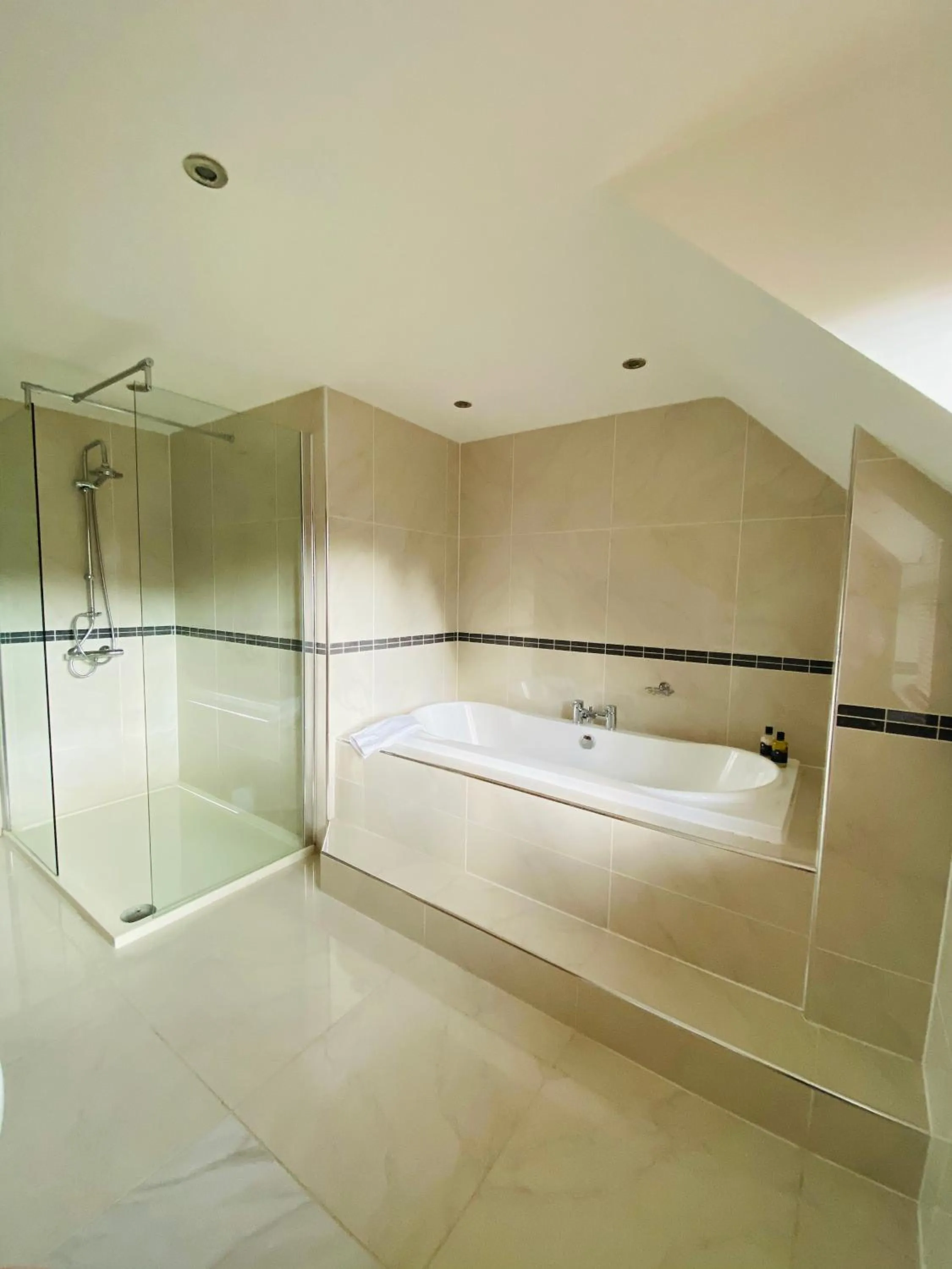 Shower in Old Rectory Country Hotel