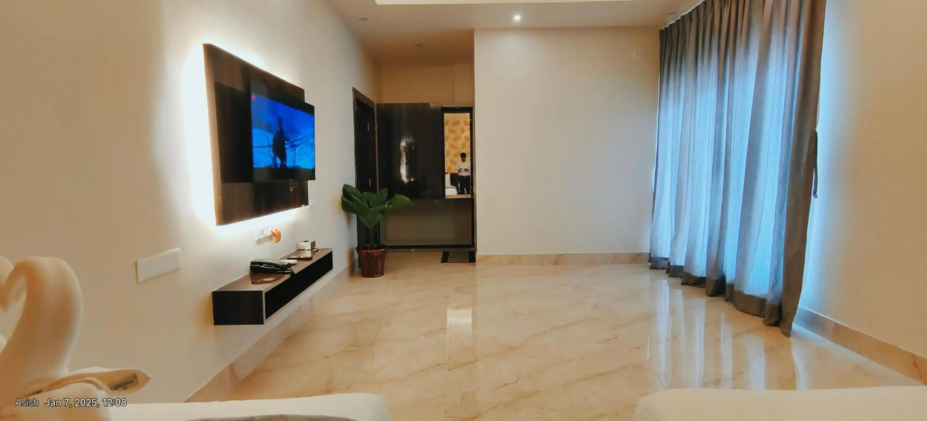 room service in Vila's Club Resort