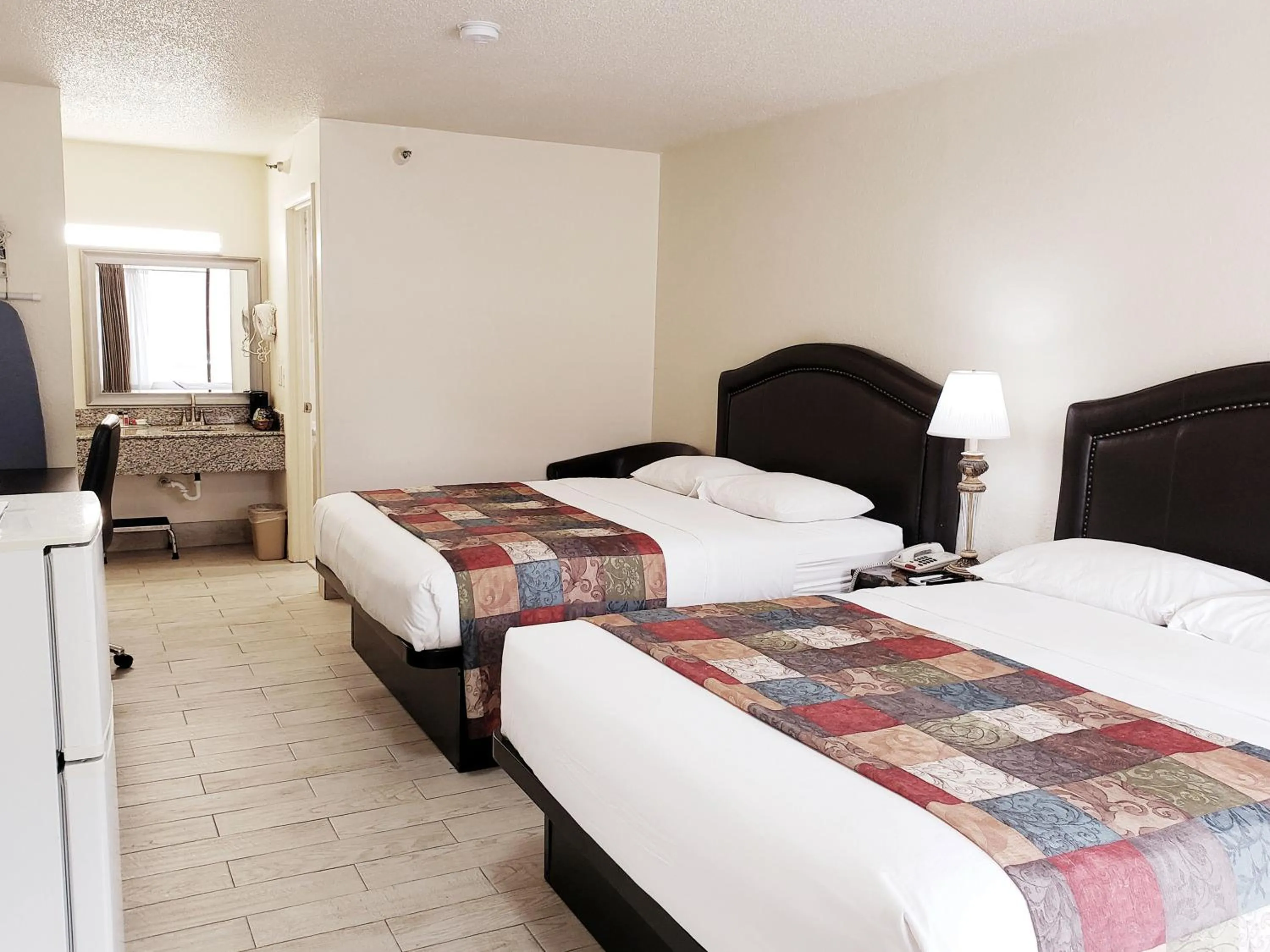 Photo of the whole room, Bed in Simple Rewards Inn