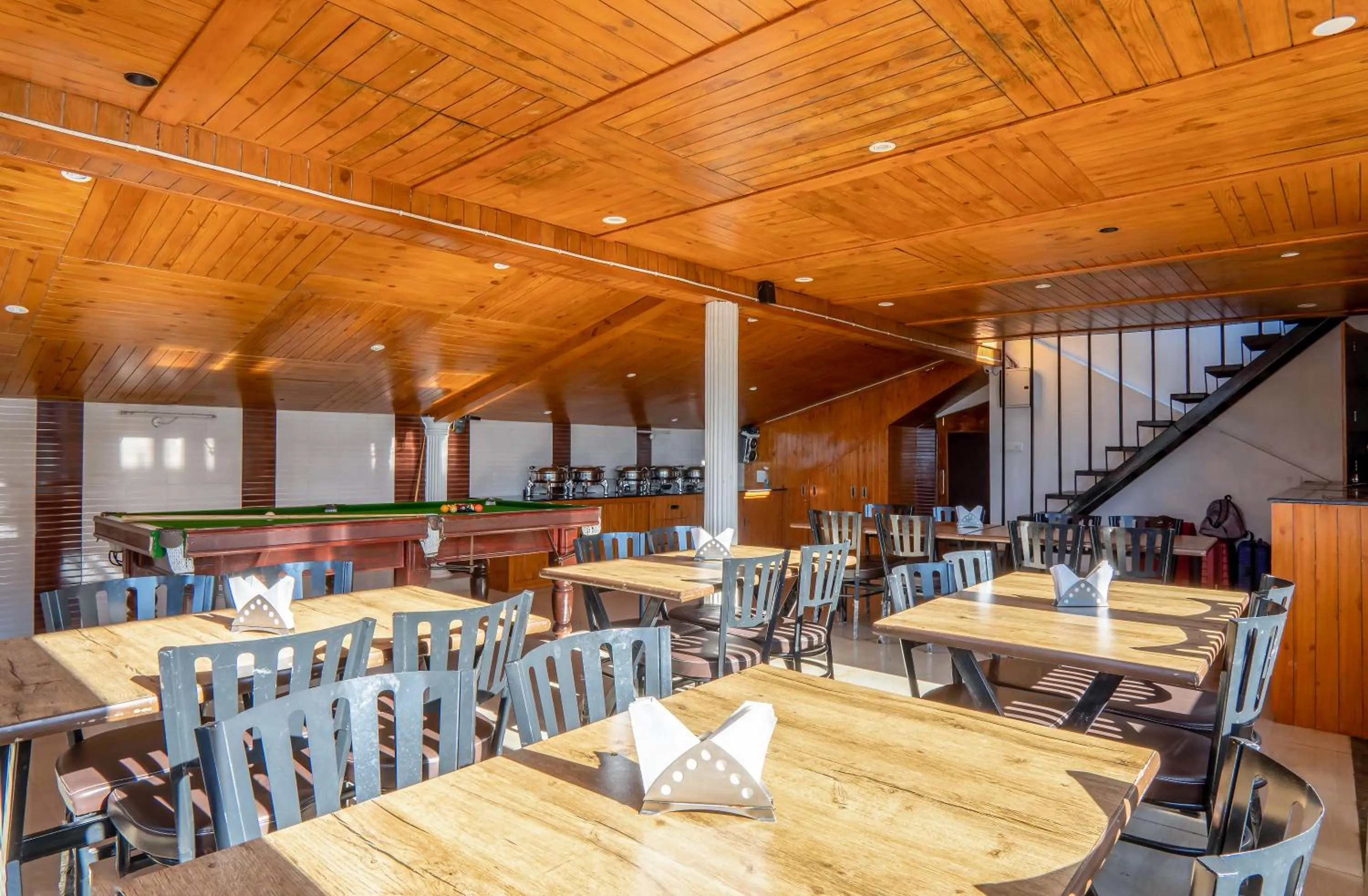 Restaurant/places to eat in Windsor the mall