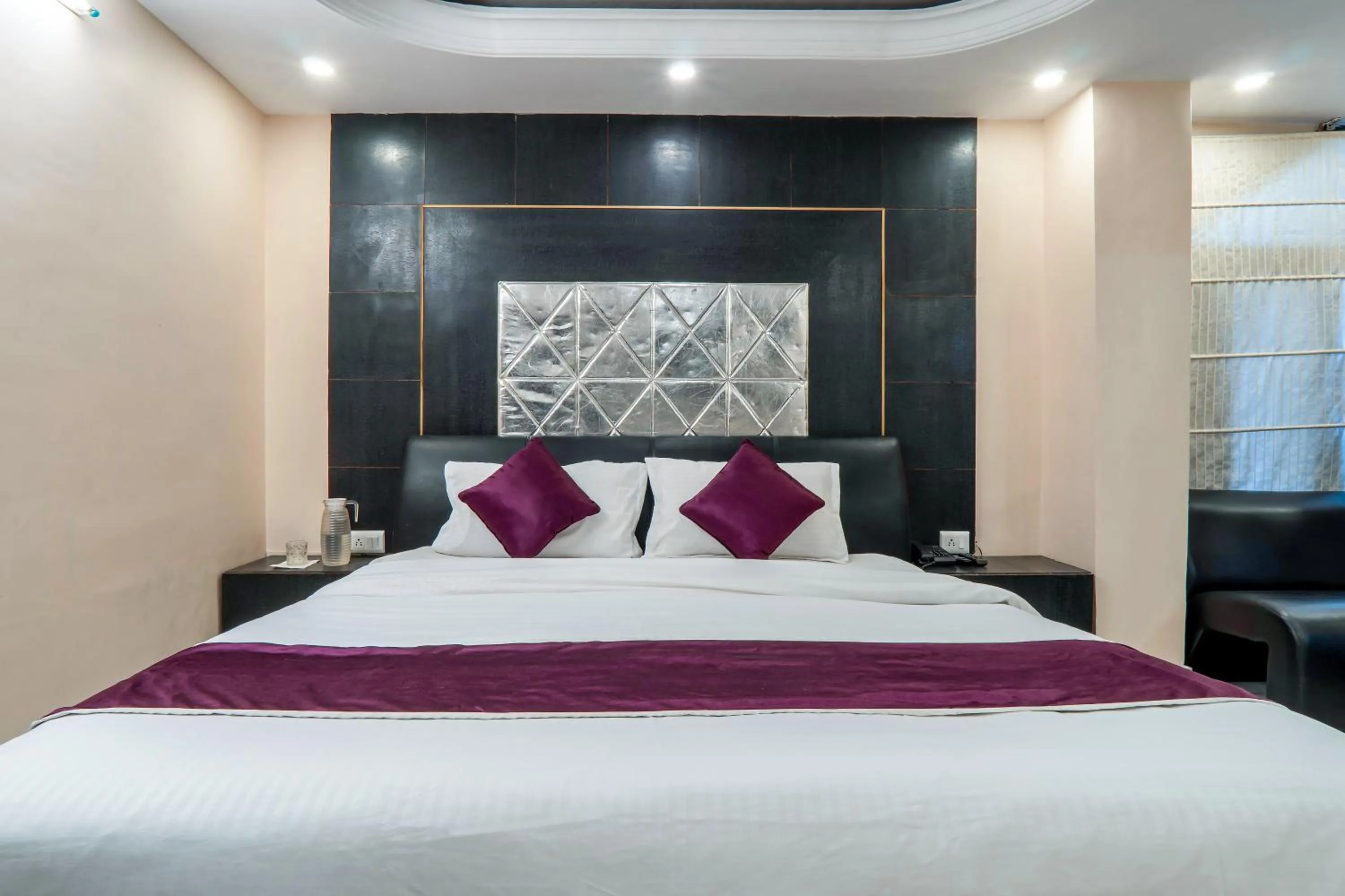 Bedroom, Bed in Windsor the mall