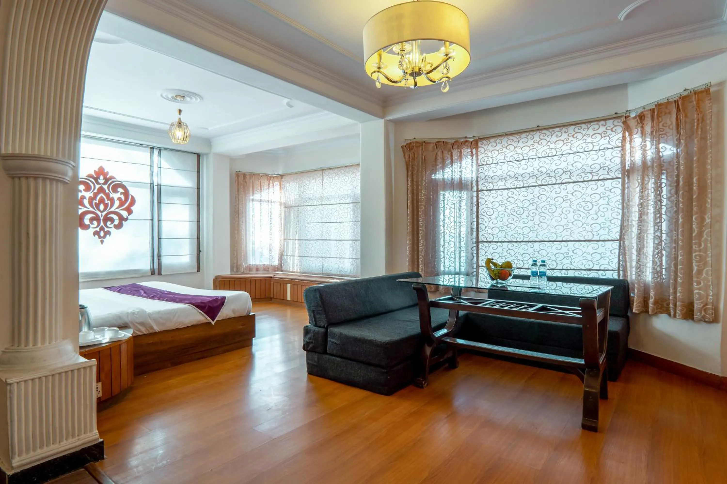 Photo of the whole room, Bed in Windsor the mall