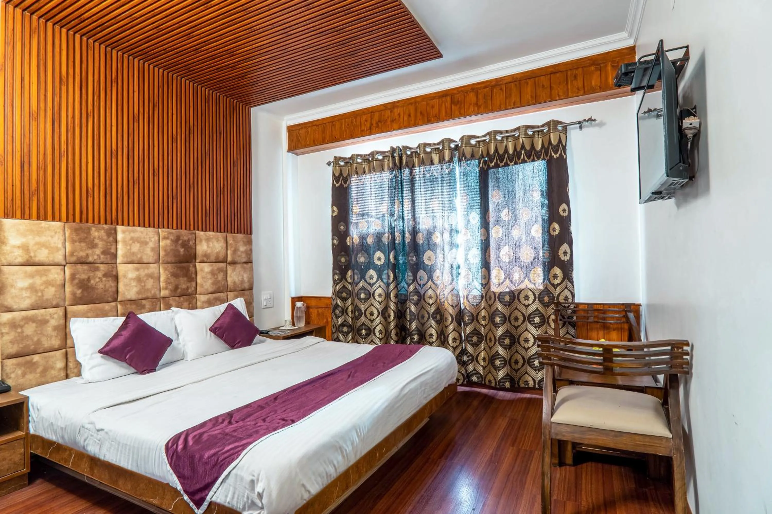 Bed in Windsor the mall