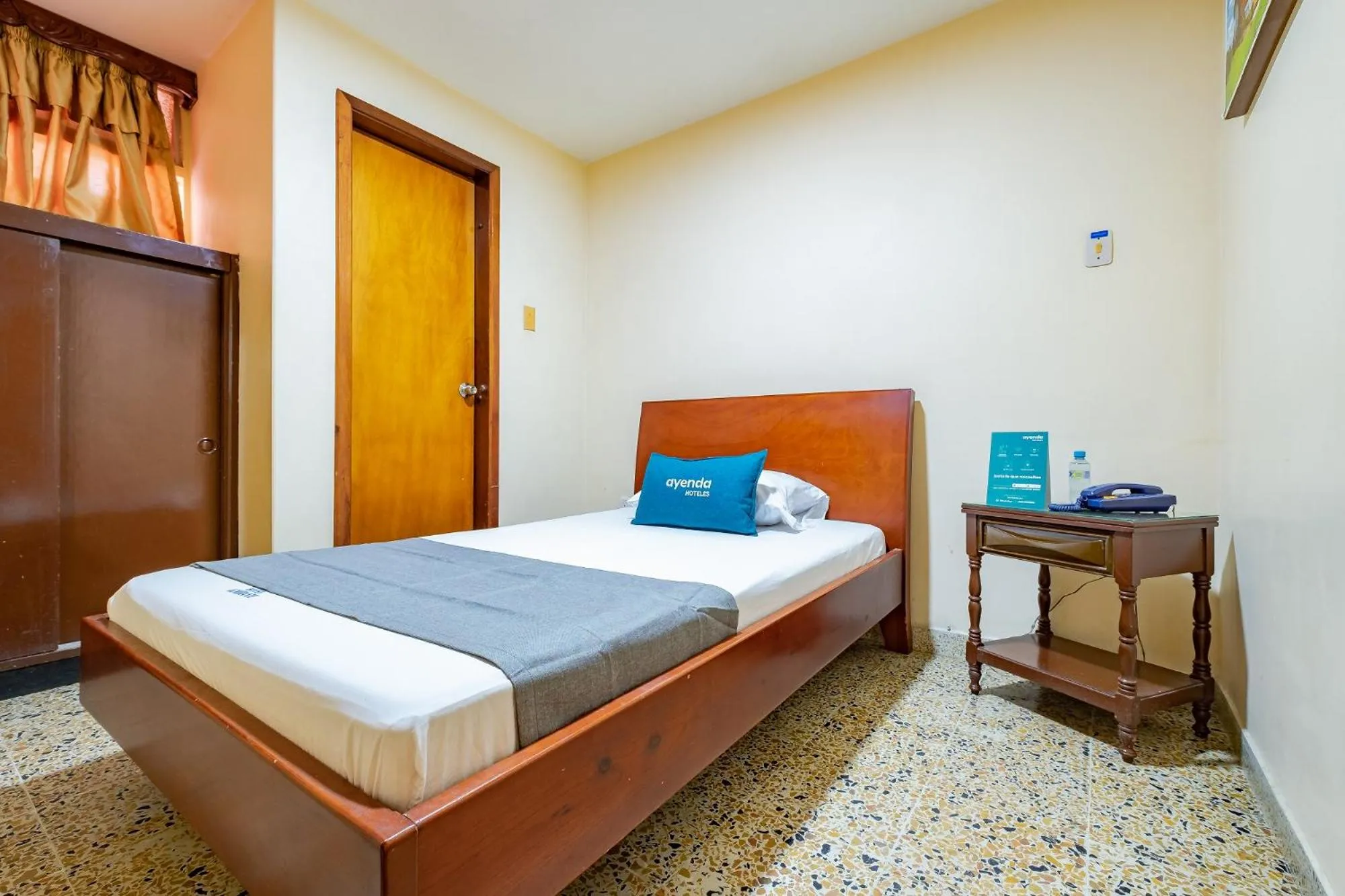 Bed in Hotel Almirante