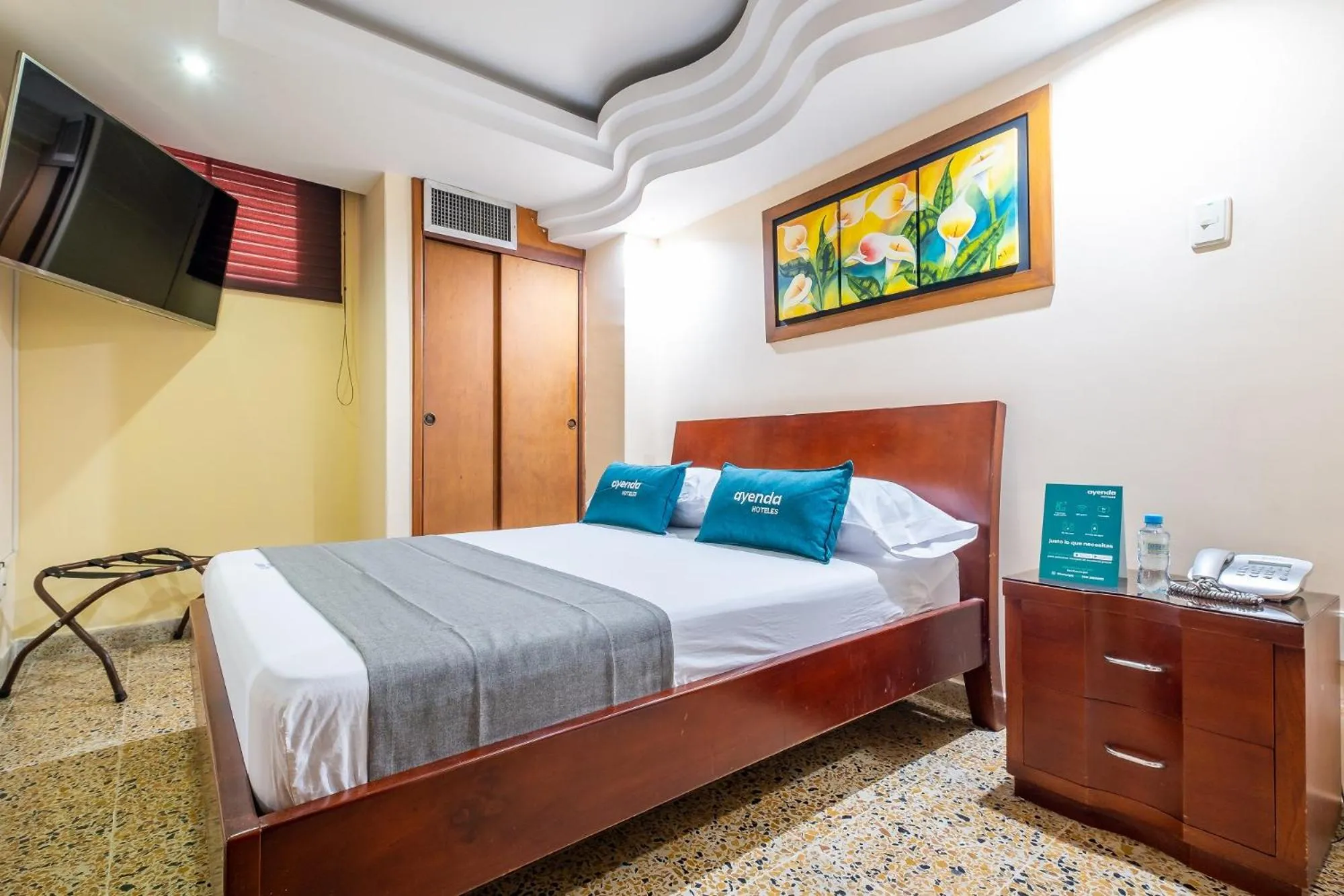 Bed in Hotel Almirante