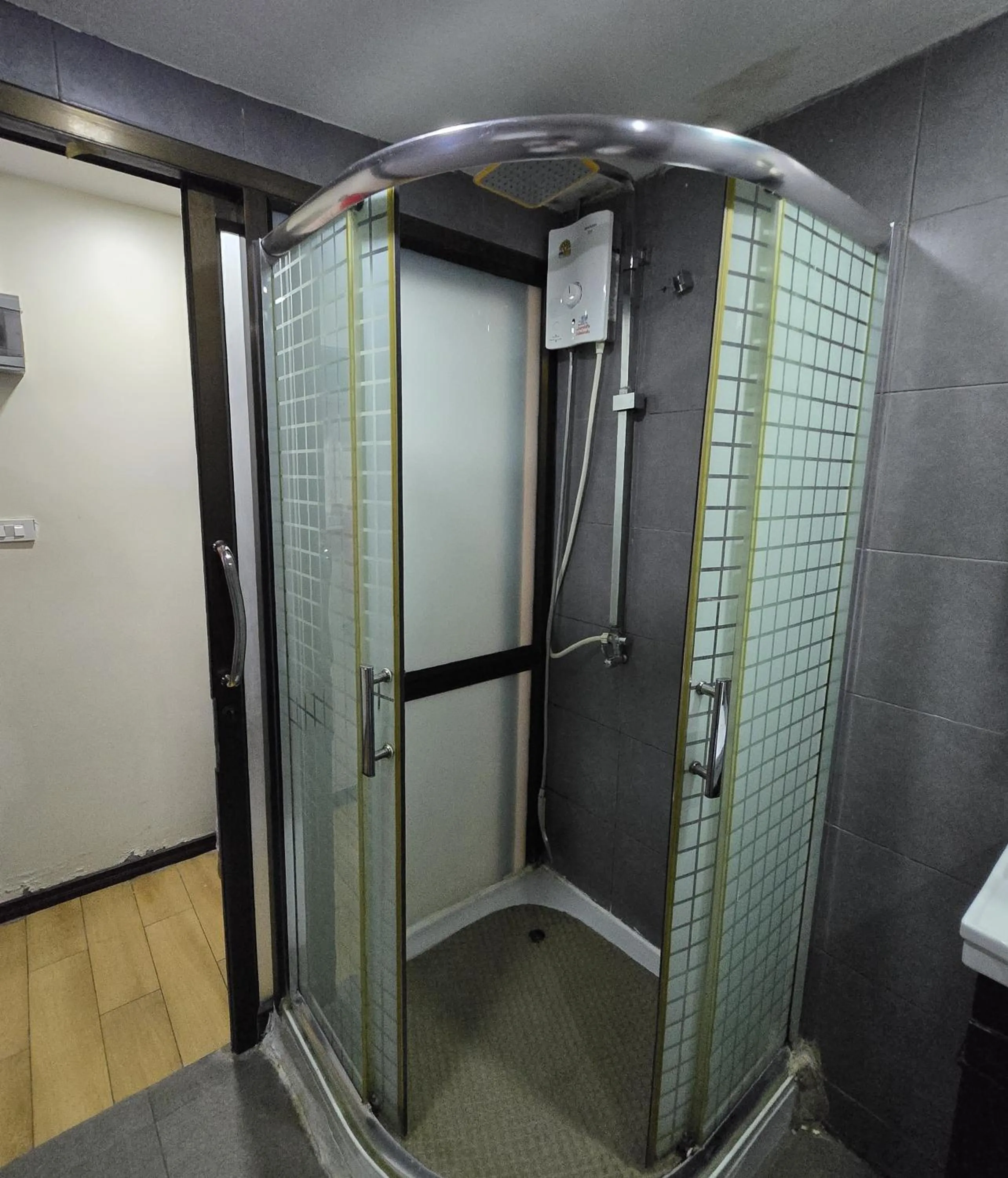 Shower in Residency Hotel Bangkok