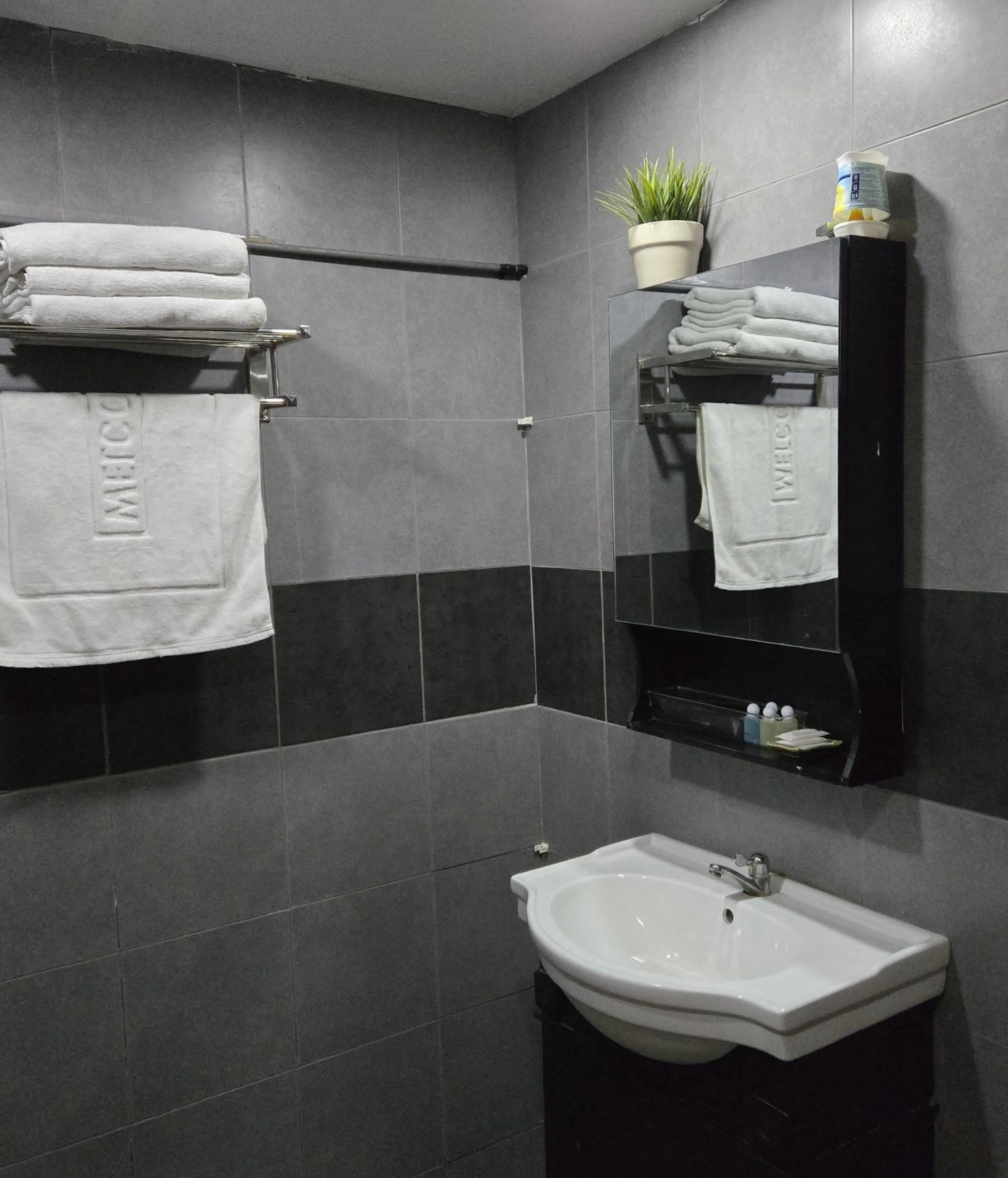 Bathroom in Residency Hotel Bangkok