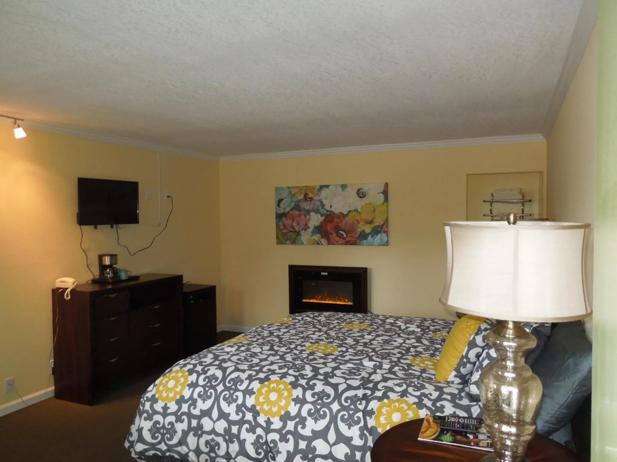 Bed in Tea Garden Lodge