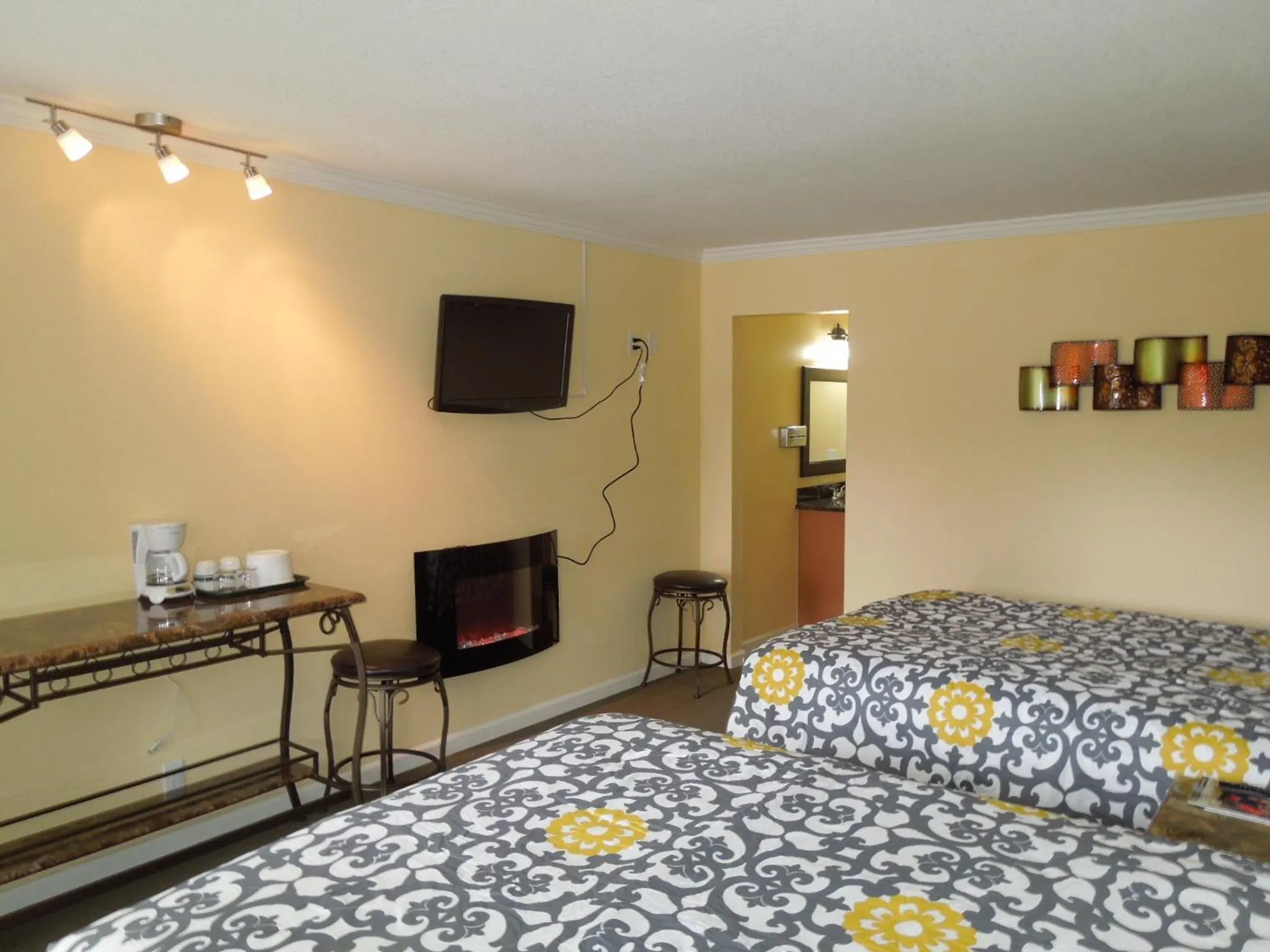 Bed in Tea Garden Lodge