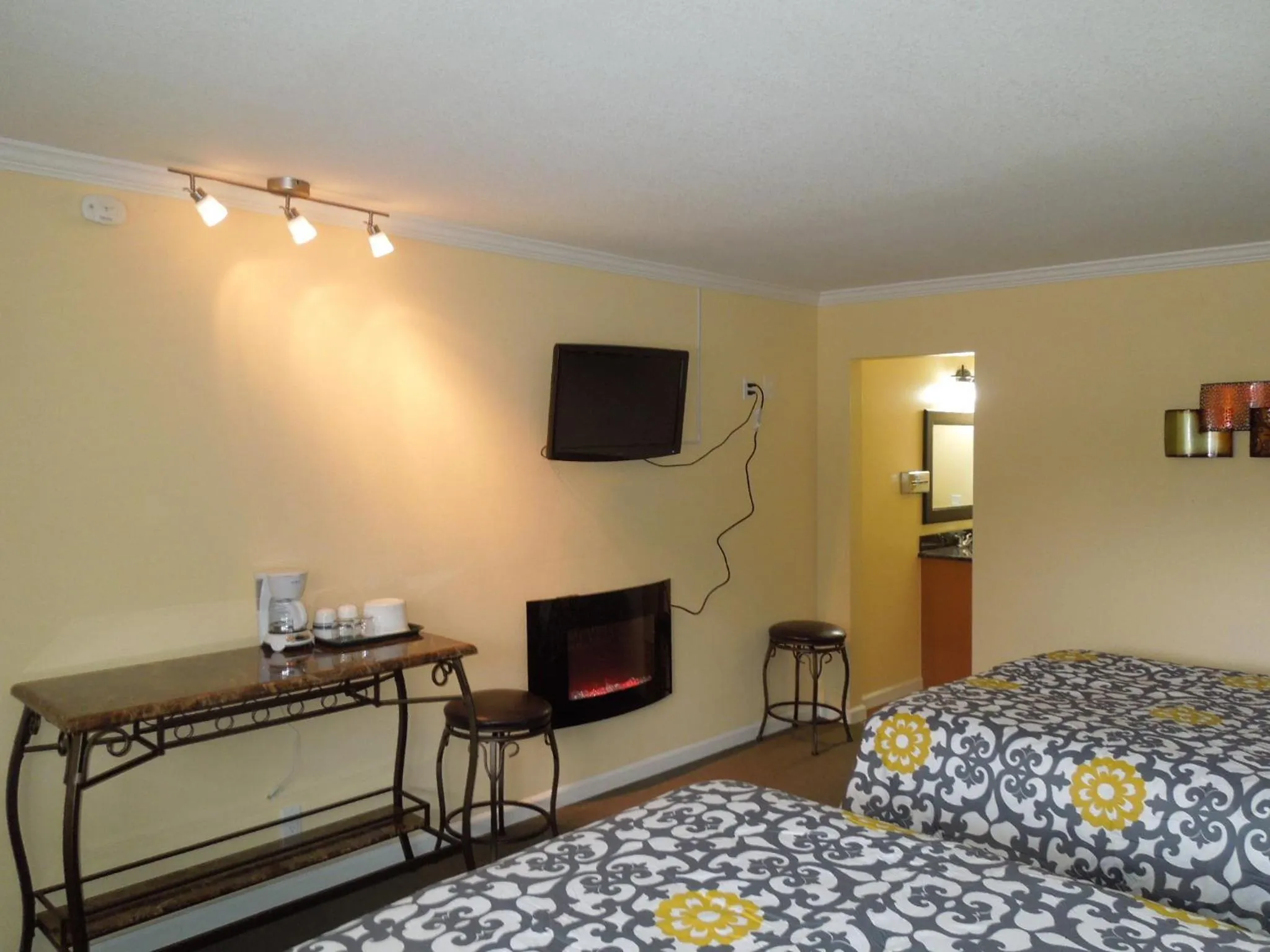 Bed in Tea Garden Lodge