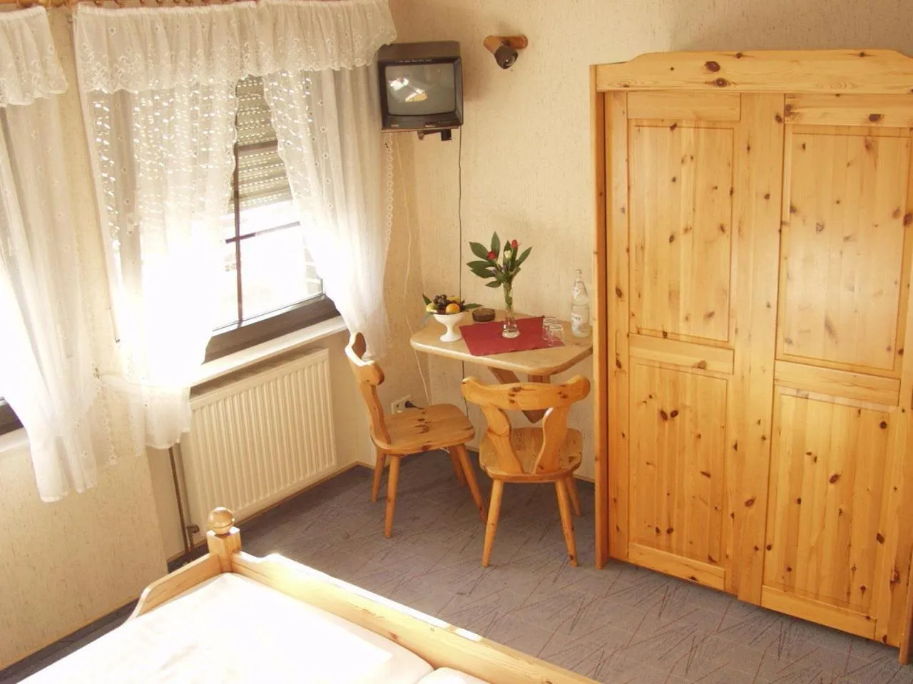 TV and multimedia in Hotel-Restaurant-Pfaelzer-Stuben