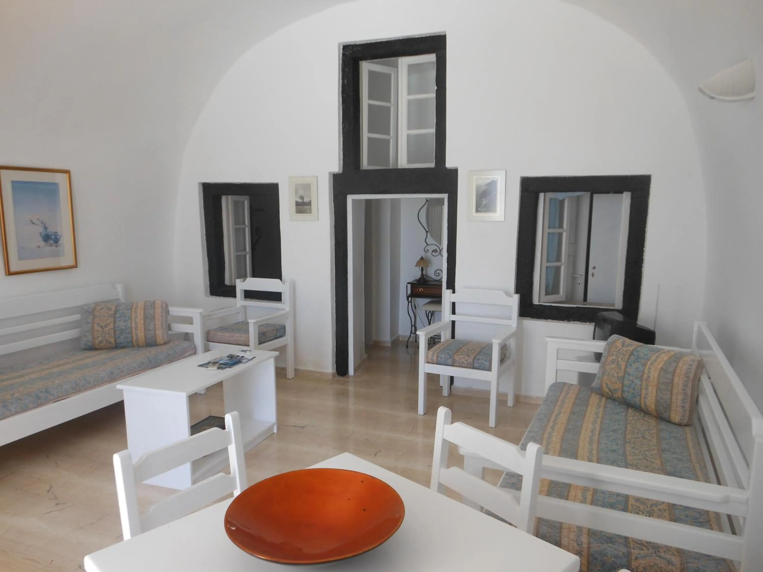 Seating area in Nomikos Villas