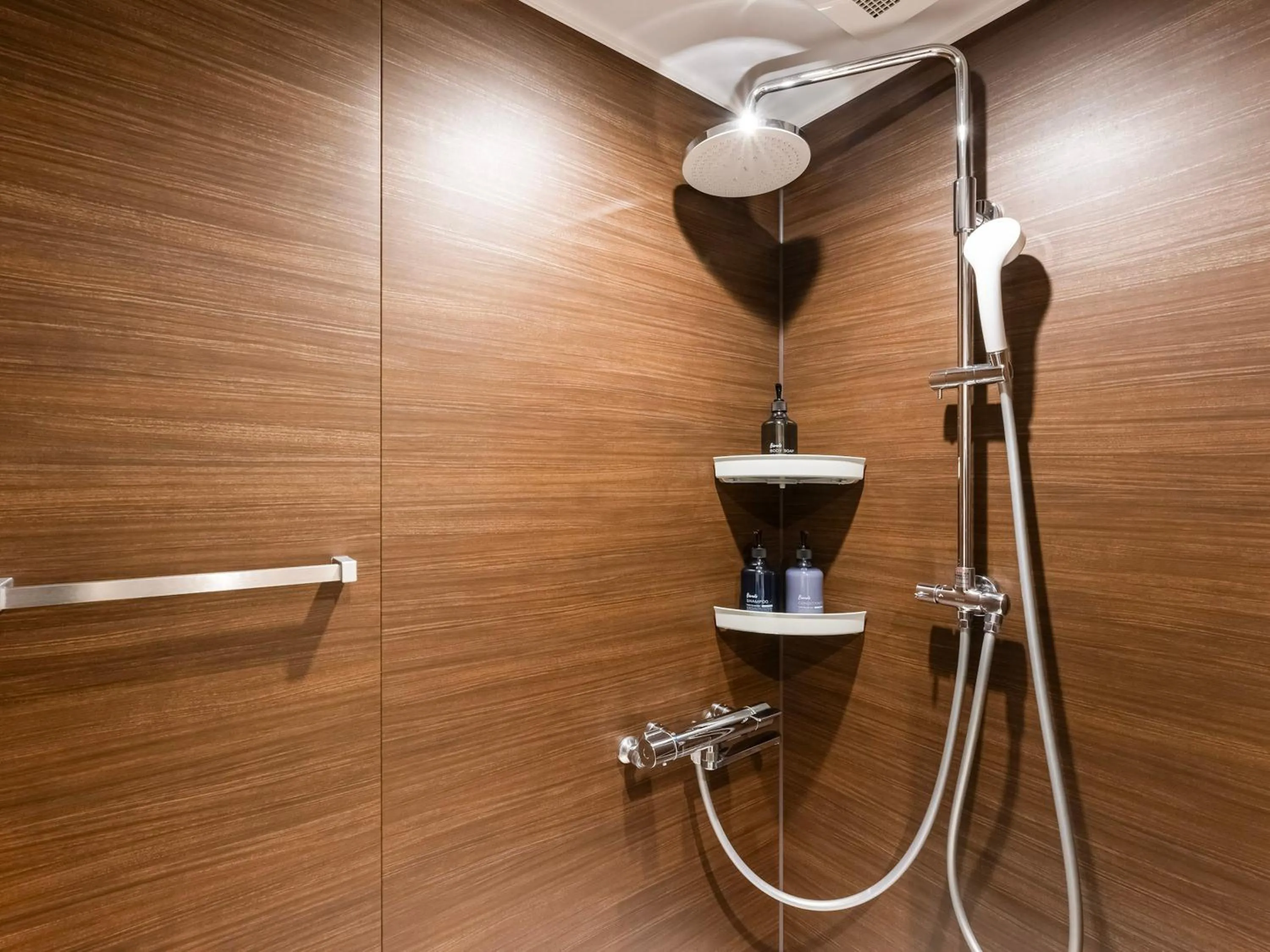 Shower in LACER OKINAWA NAHA Miebashi