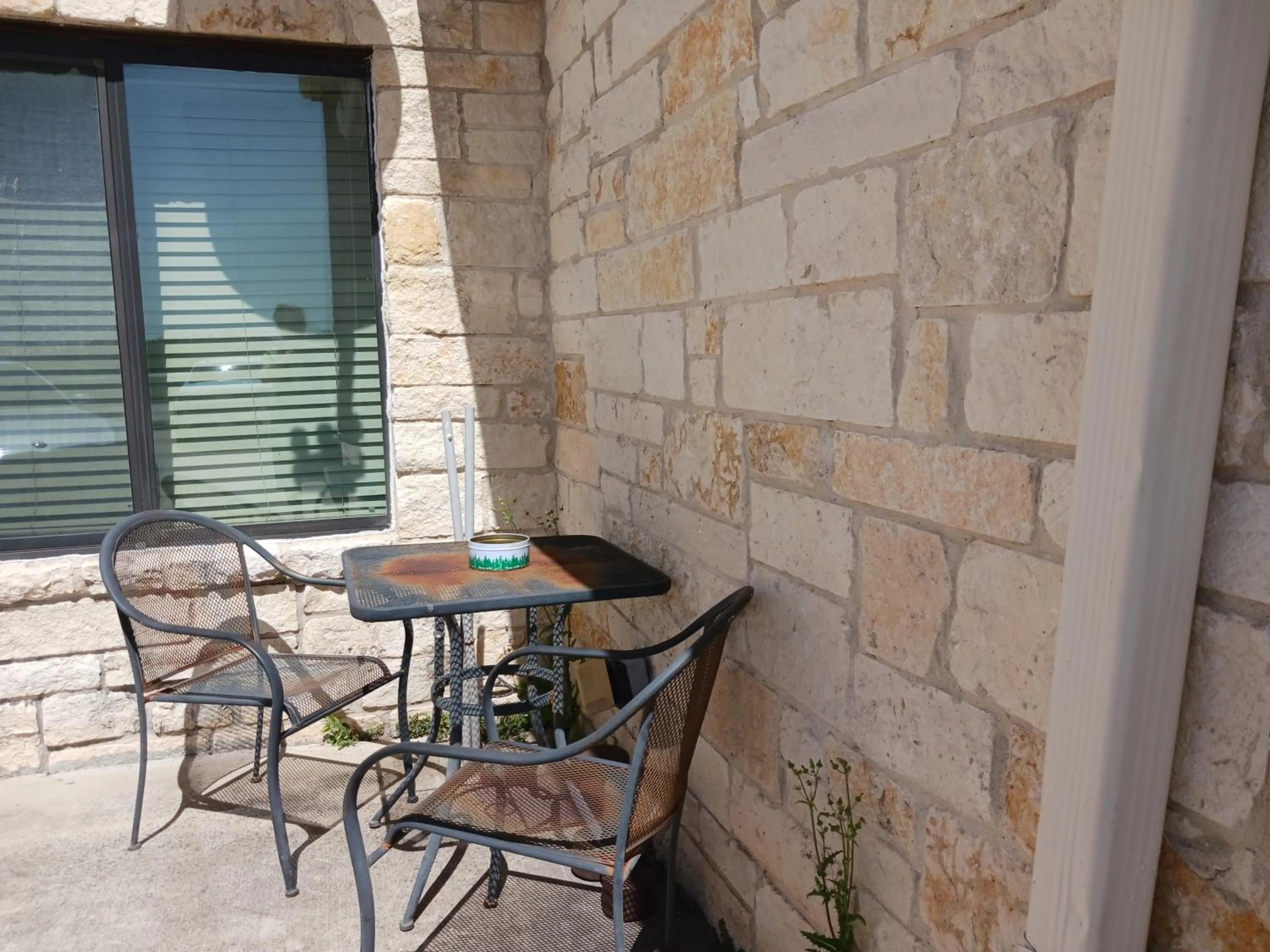 Patio in Yorktown Inn and Suites