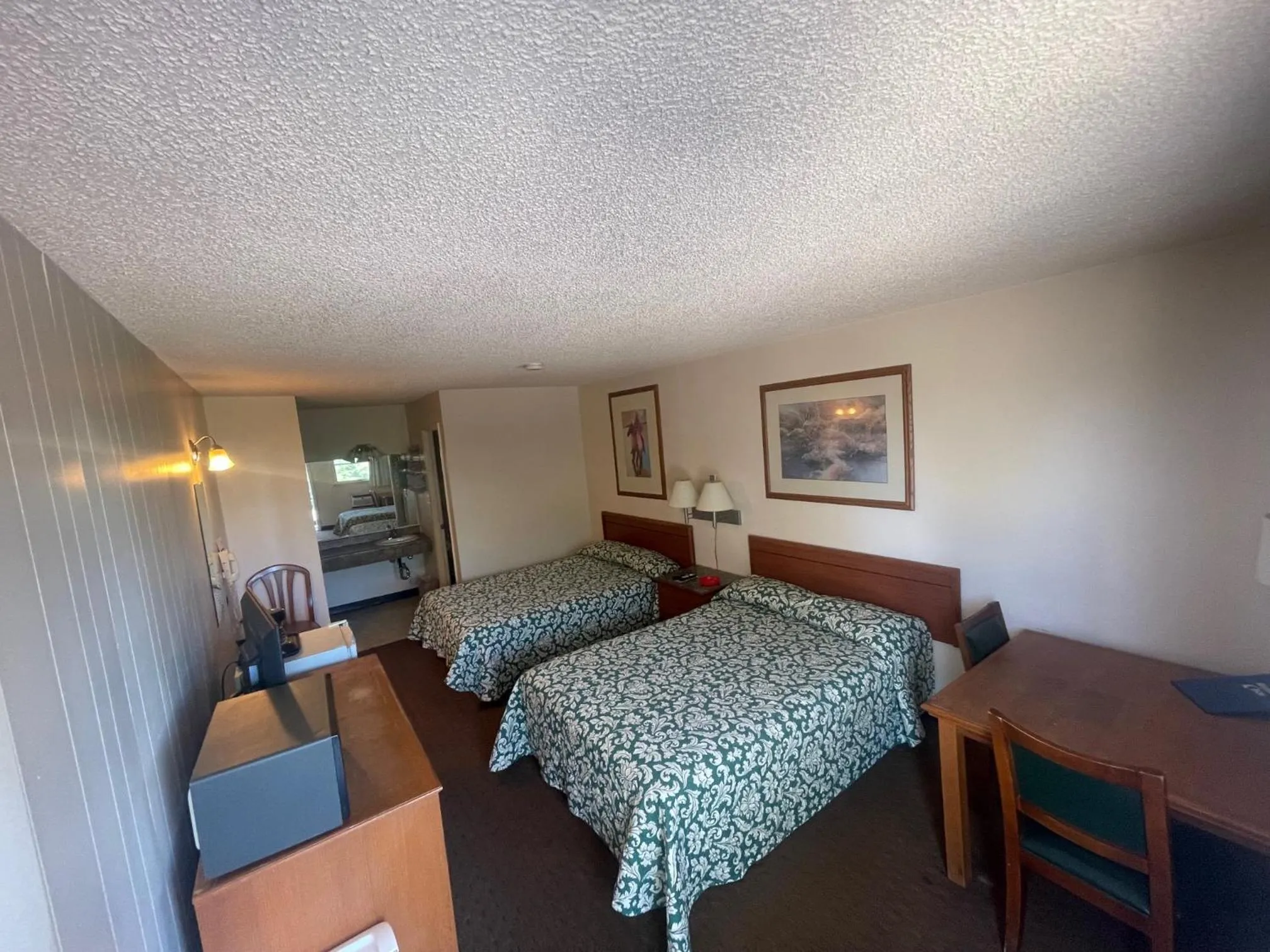 Bed in Riverside Inn