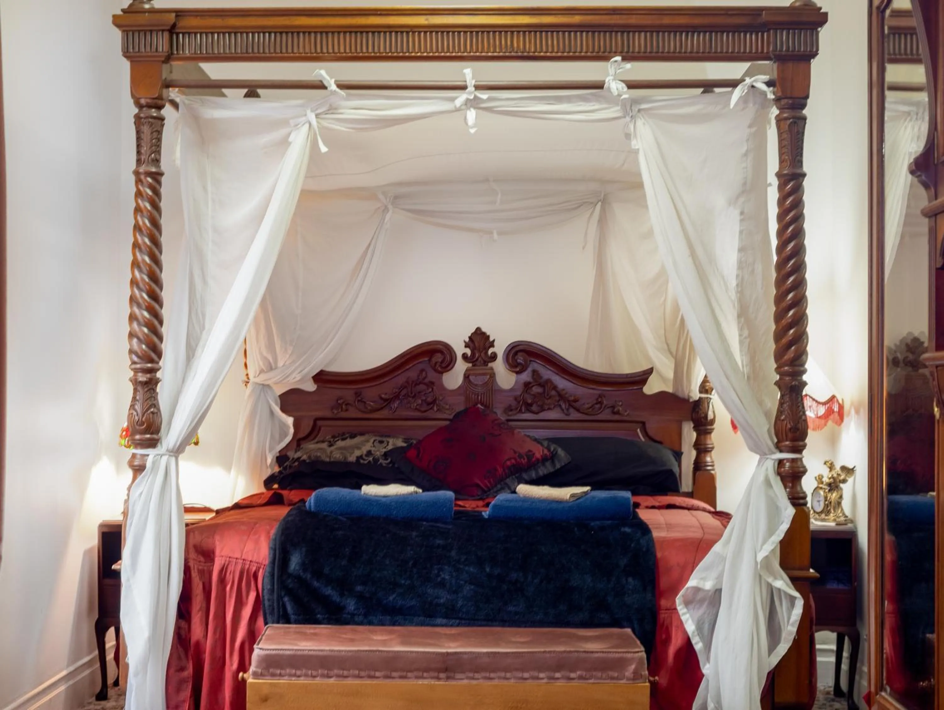 Bed in Otira Stagecoach Hotel