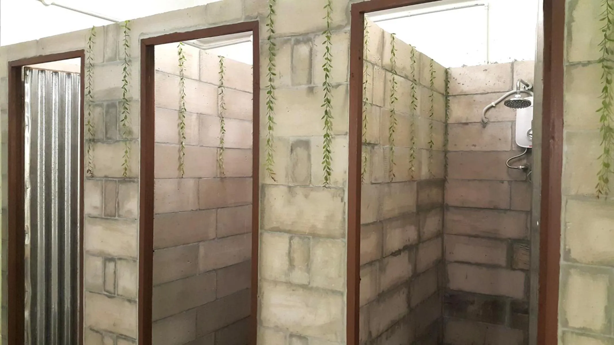 Shower in PODs The Backpackers Home & Cafe, Kuala Lumpur