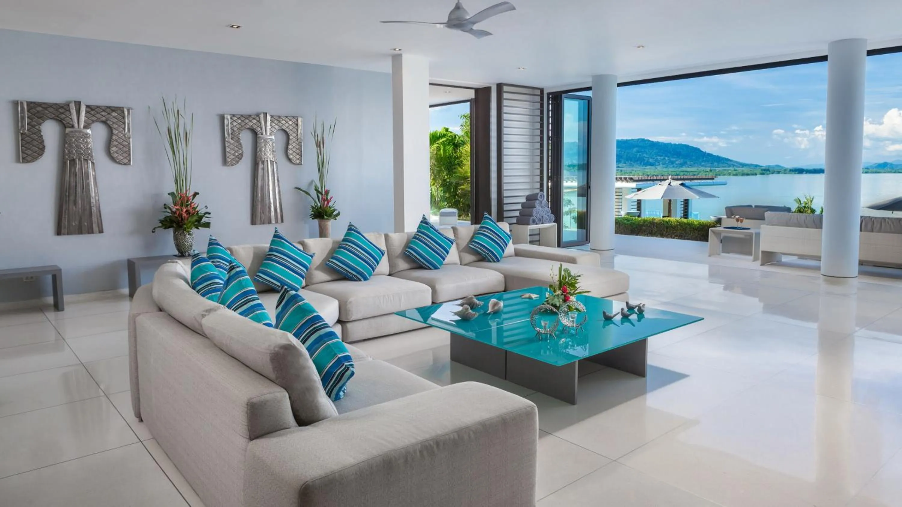 Lounge or bar in Ocean's 11 Villa