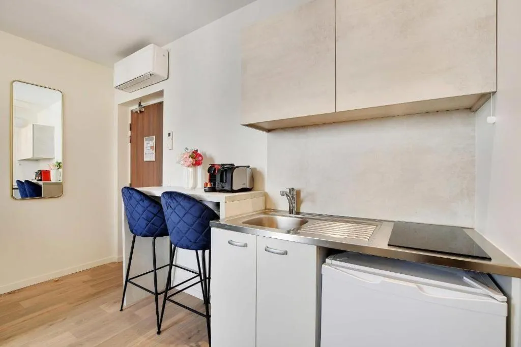 Kitchen or kitchenette in La Lumière de Paris