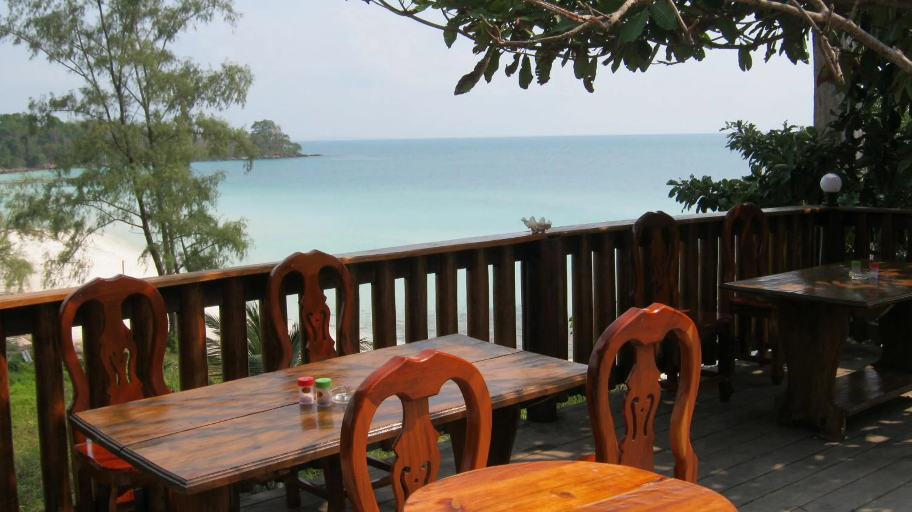 Restaurant/places to eat in Coconutbeach Bungalows