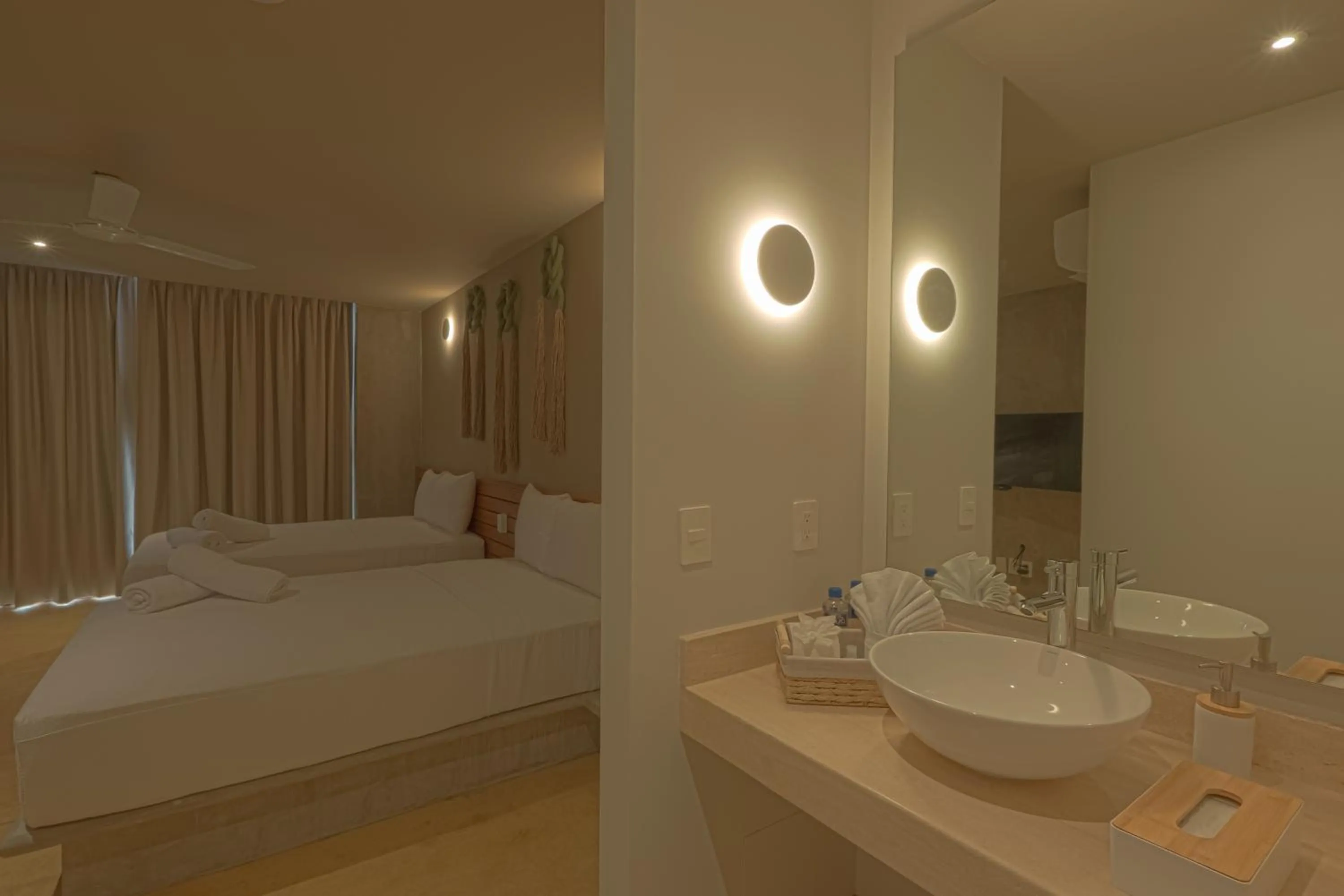Photo of the whole room, Bed in Unnu