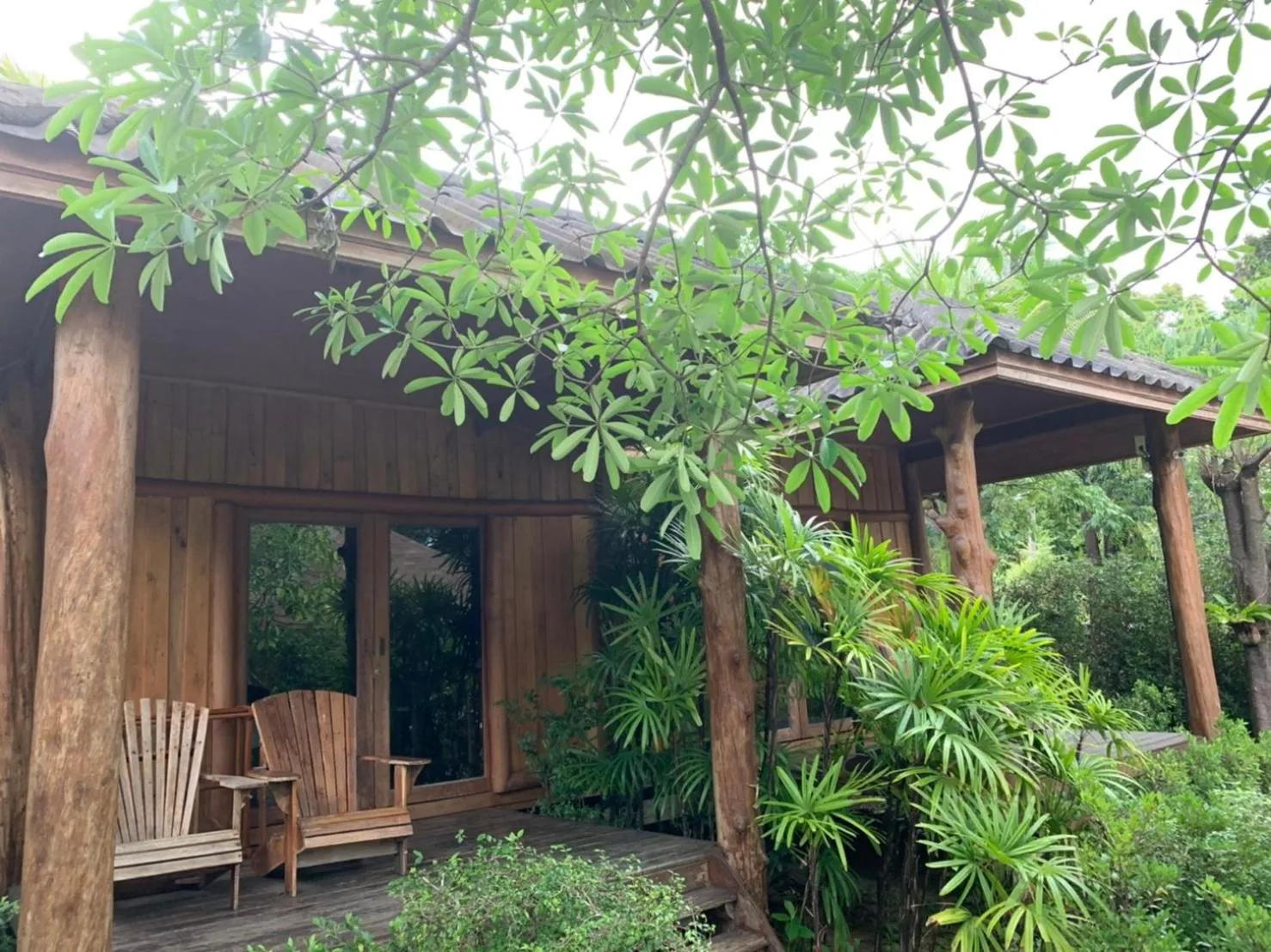 Thiwson Beach Resort - SHA Extra Plus